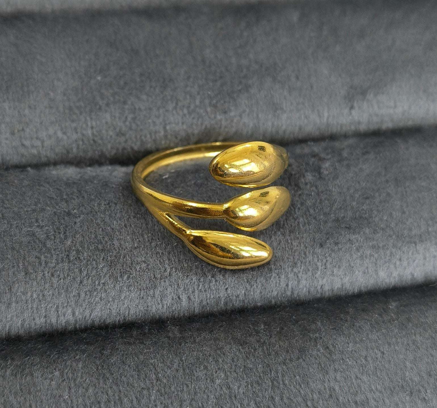 Antitarnish Golden Romantic Cuddle Ring 18K Gold Plated