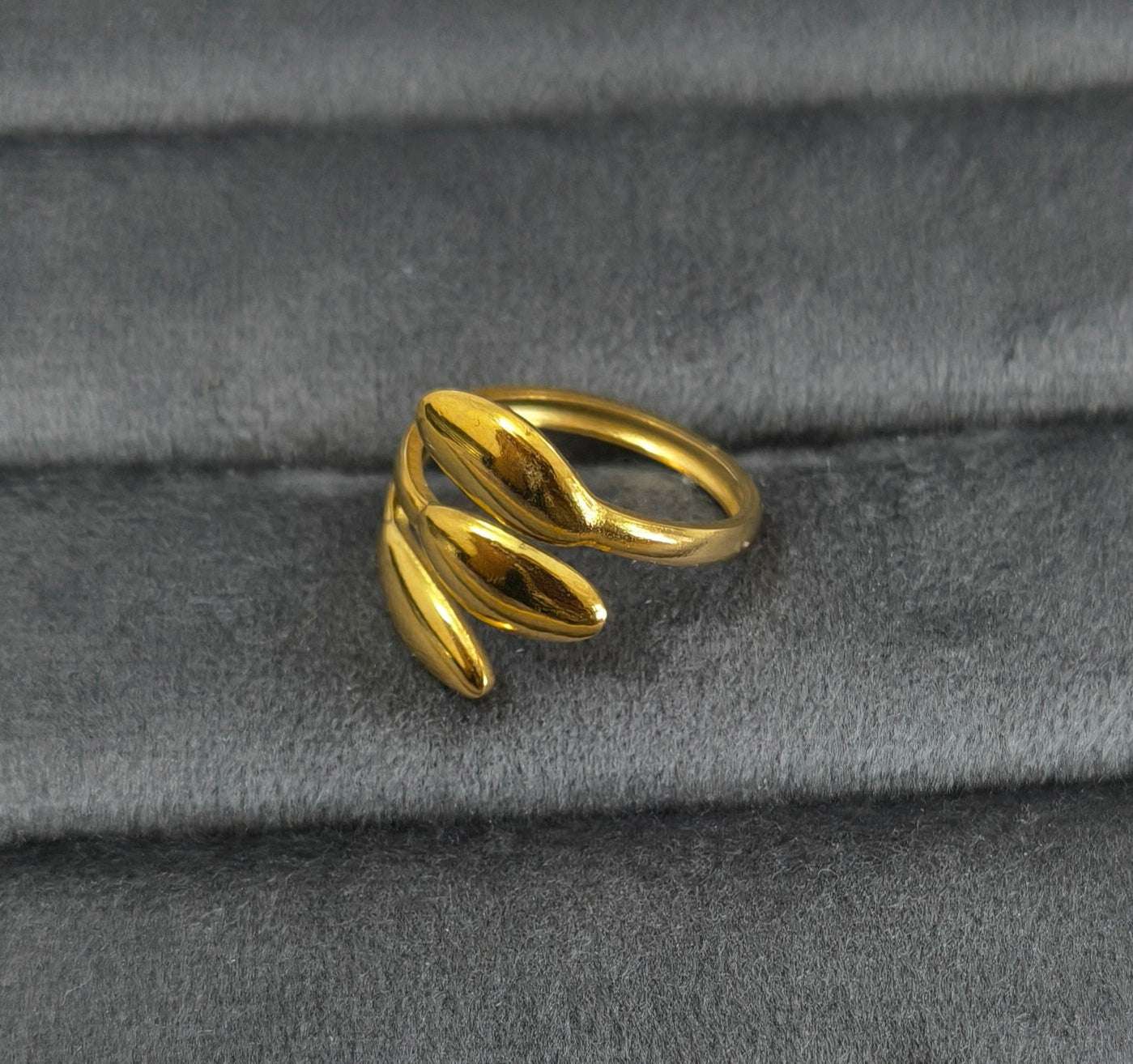 Antitarnish Golden Romantic Cuddle Ring 18K Gold Plated