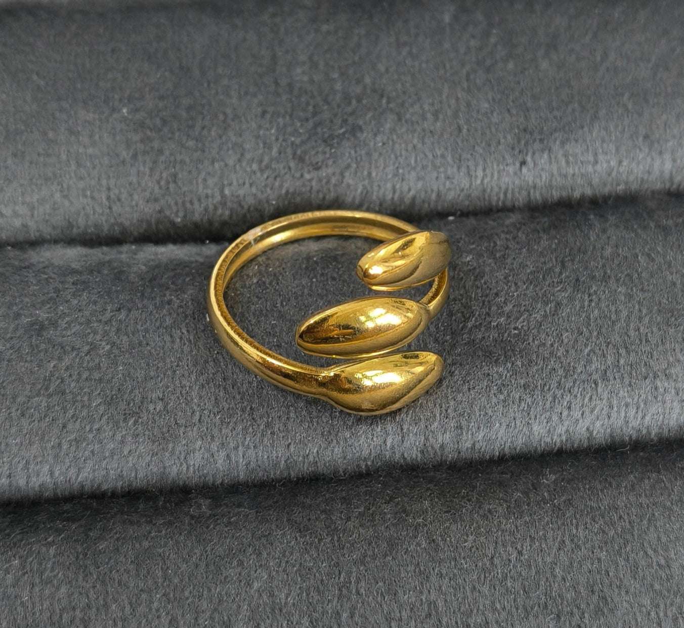 Antitarnish Golden Romantic Cuddle Ring 18K Gold Plated