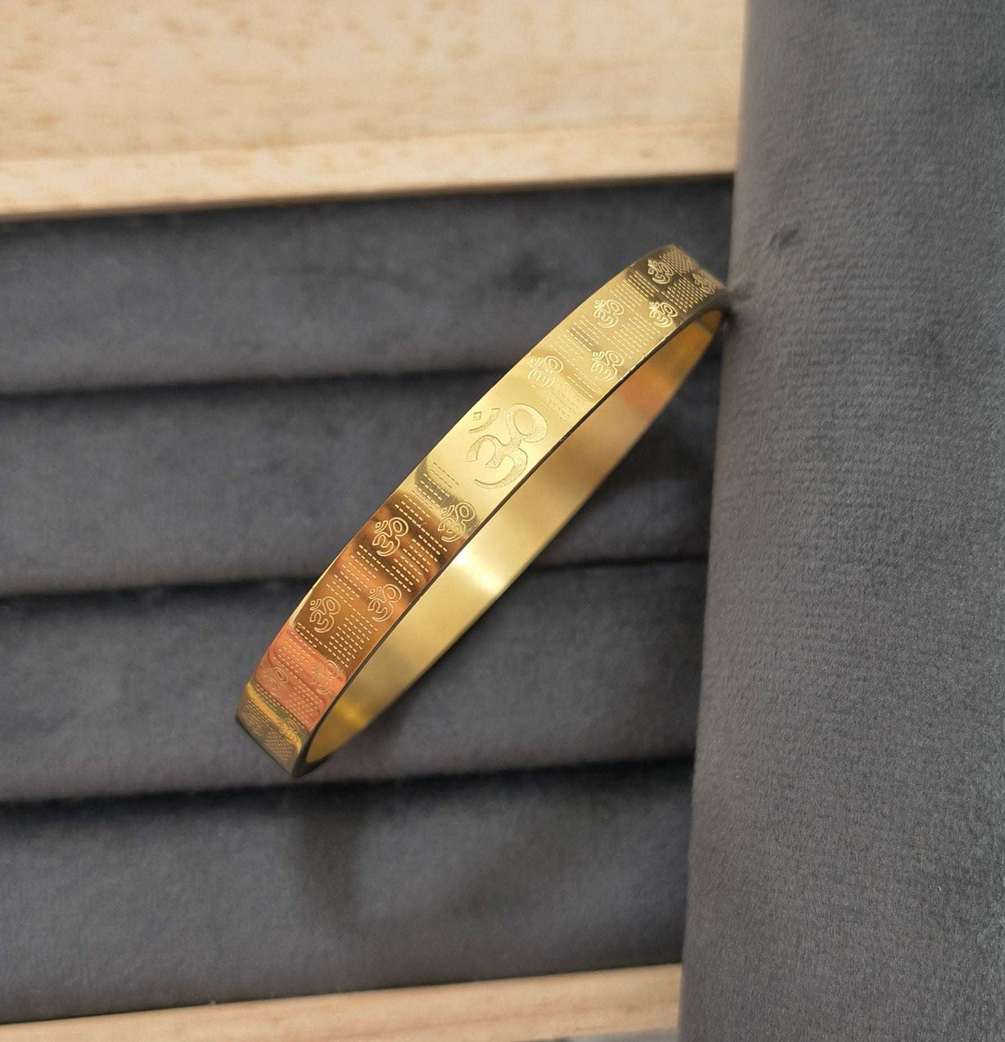 Antitarnish Men's Classic Golden Bracelet 18K Gold Plated