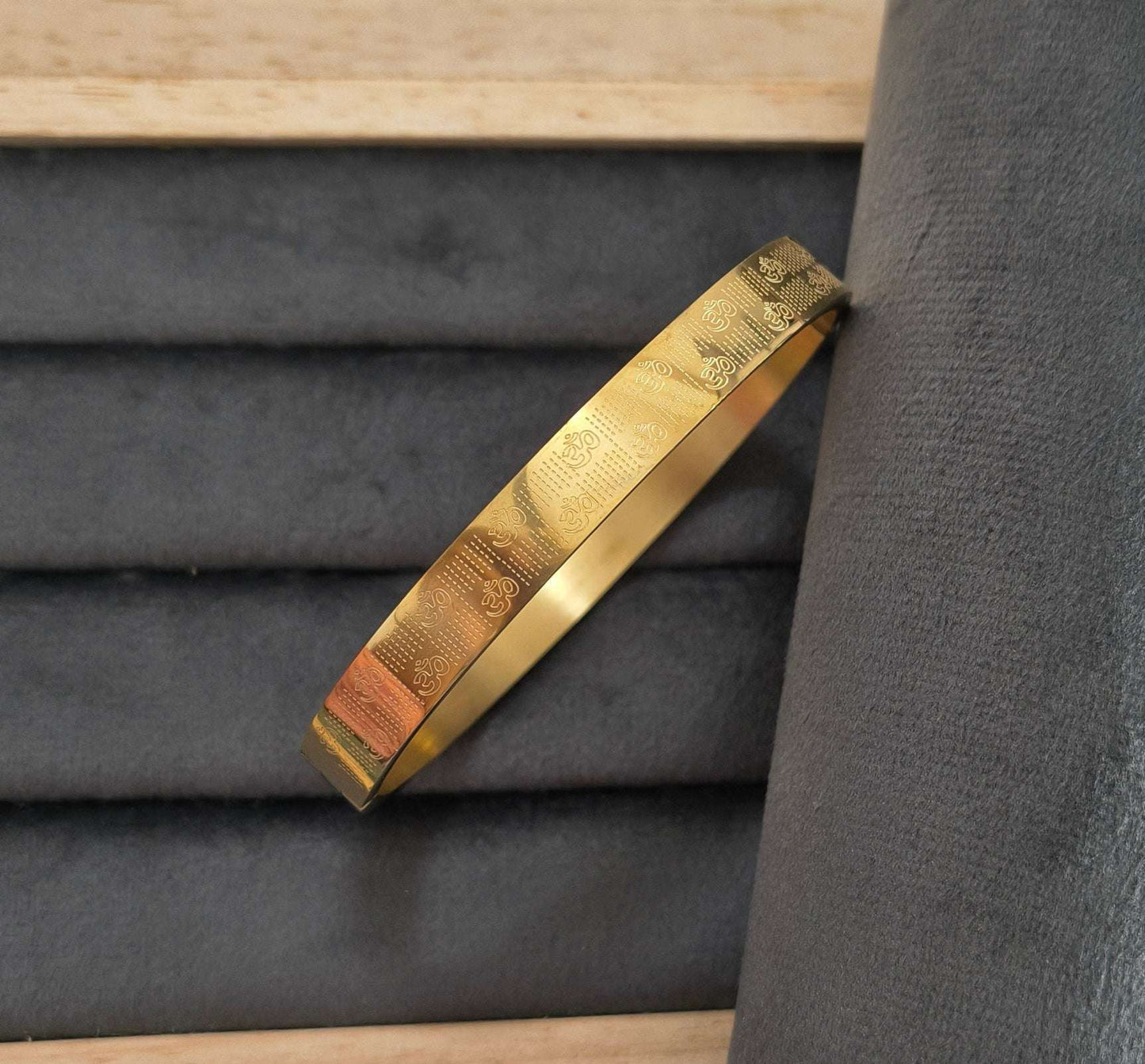 Antitarnish Men's Classic Golden Bracelet 18K Gold Plated