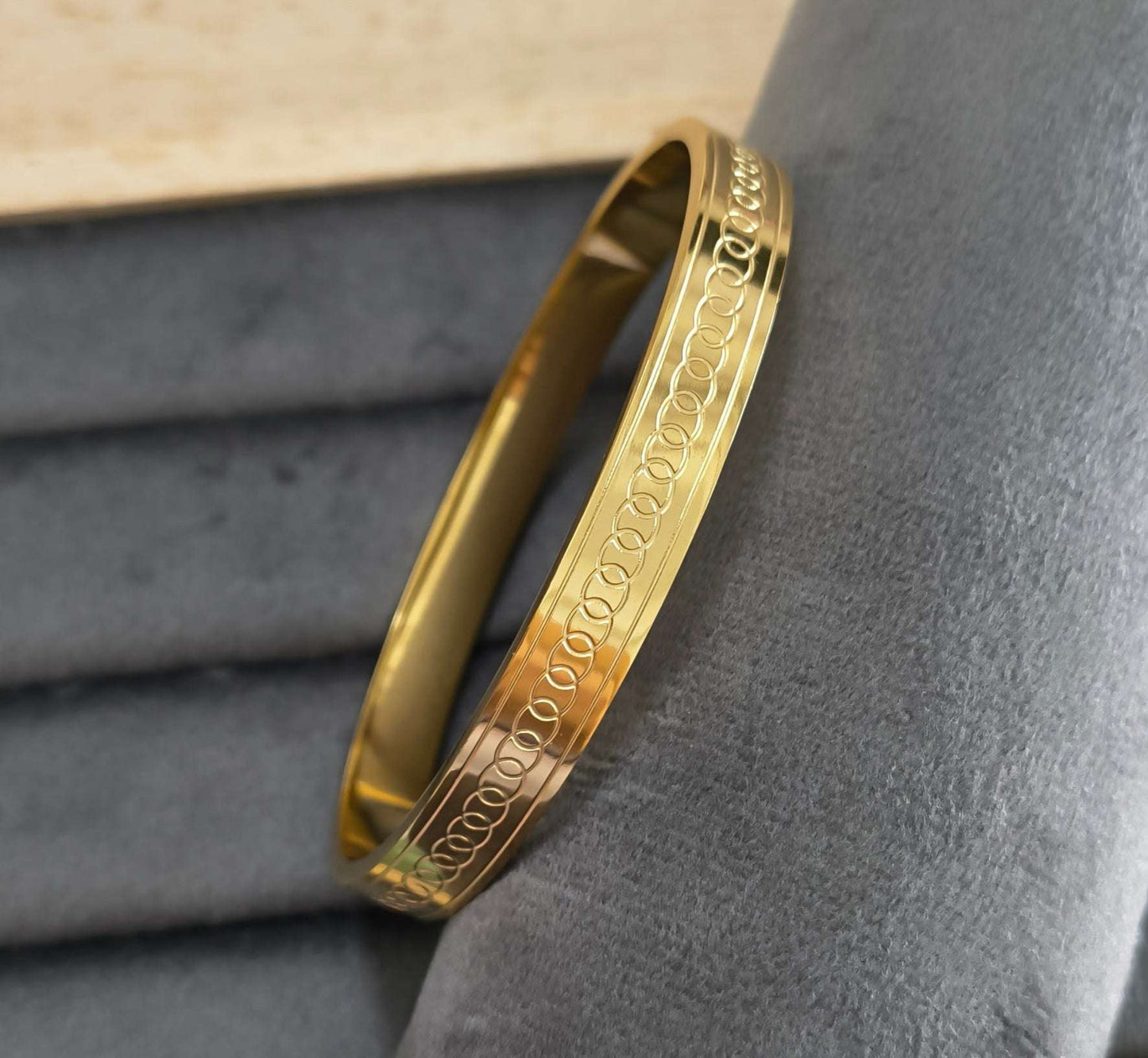 Antitarnish Men's Fashionable Golden Bracelet 18K Gold Plated