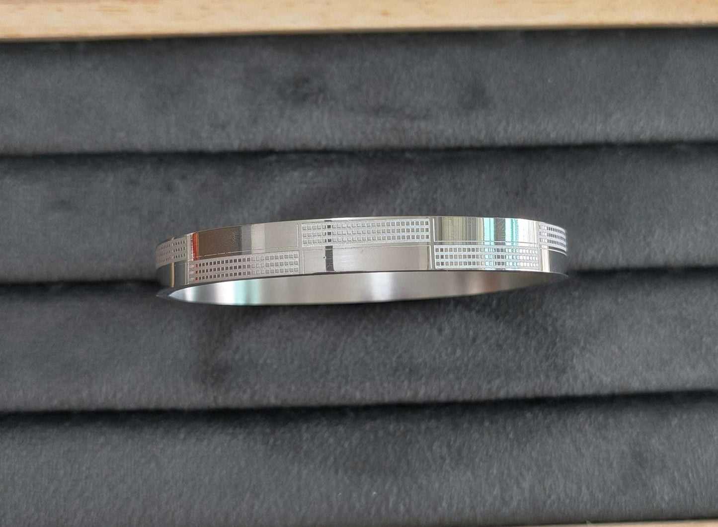Antitarnish Men's Fashionable Silver Bracelet 18K Gold Plated