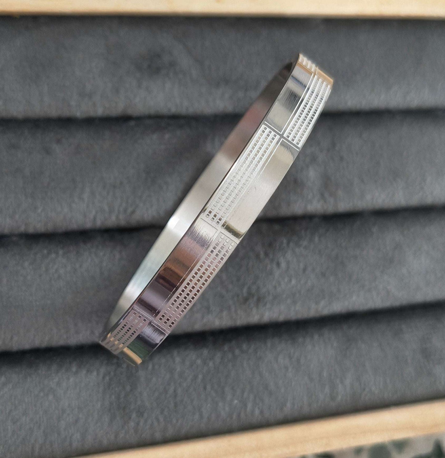 Antitarnish Men's Fashionable Silver Bracelet 18K Gold Plated