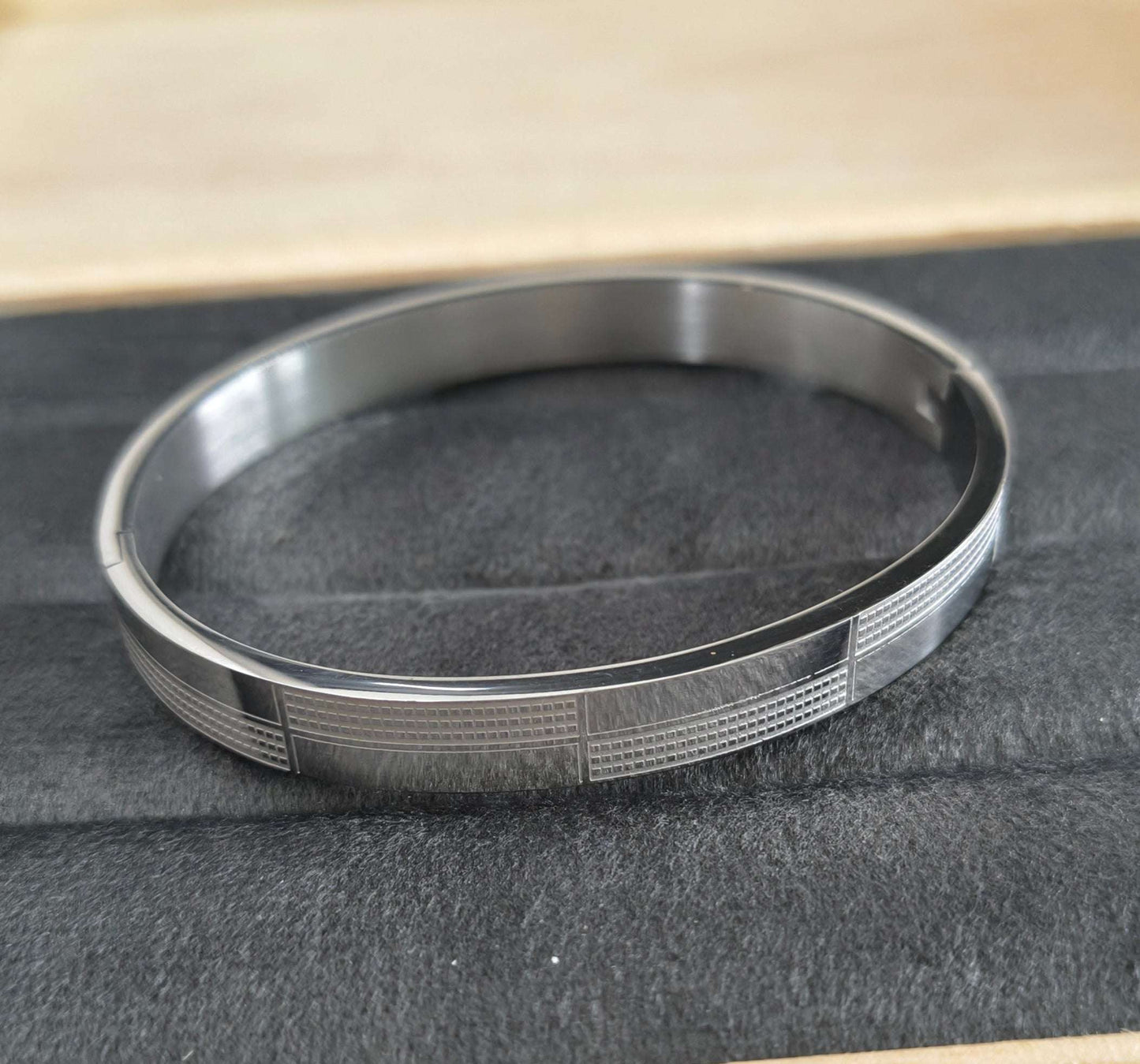 Antitarnish Men's Fashionable Silver Bracelet 18K Gold Plated