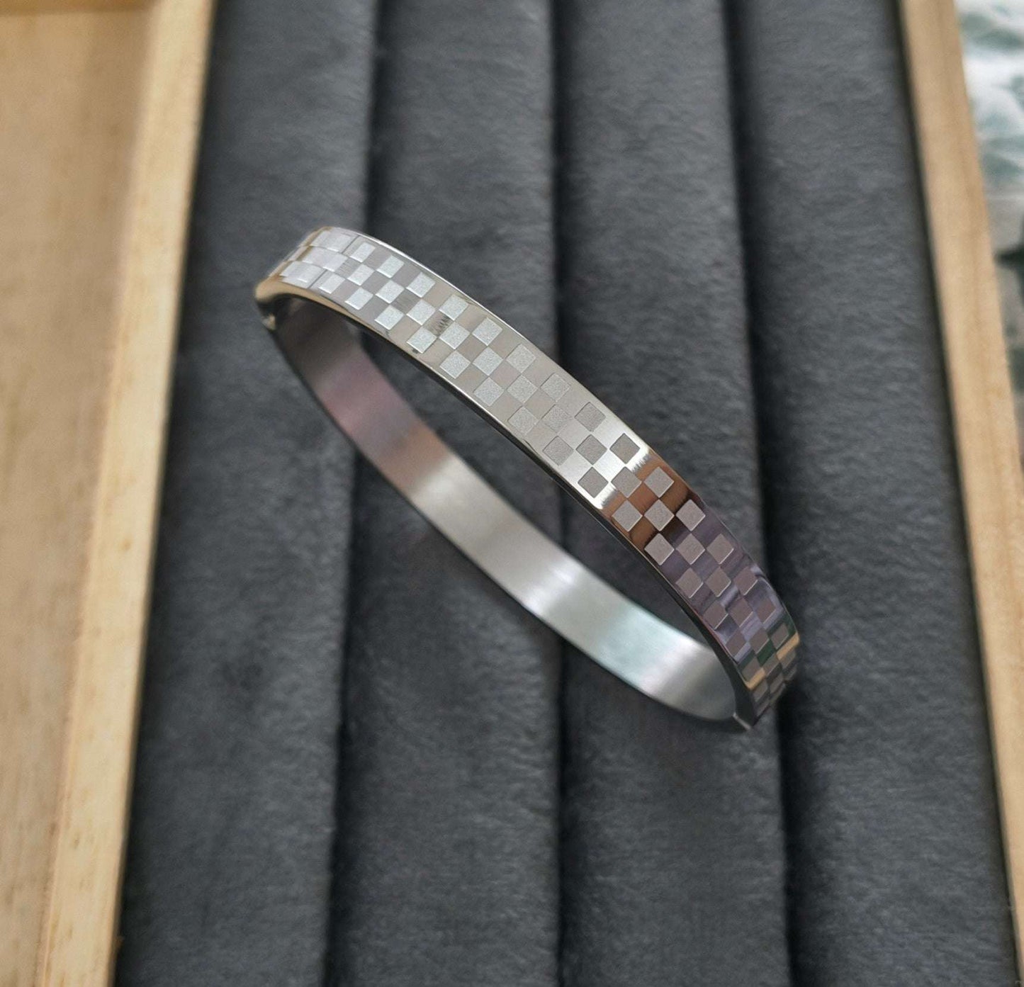 Antitarnish Men's Trendy Silver Bracelet 18K Gold Plated