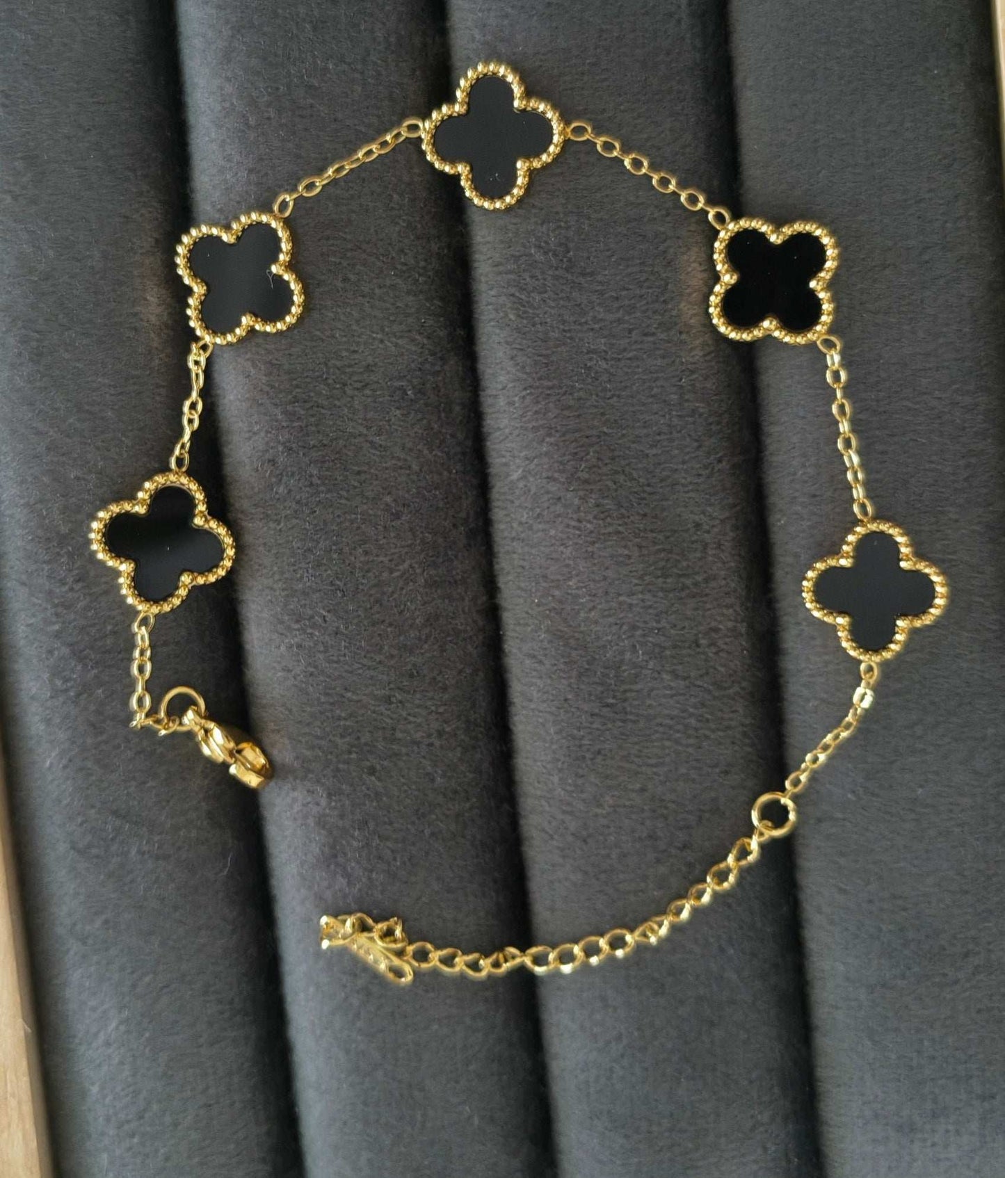 Antitarnish Reversible Black and White Clover Chain Bracelet
