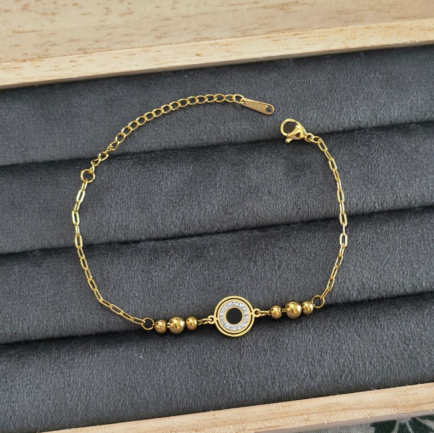 Antitarnish Round Charm Chain Bracelet 18K Gold Plated