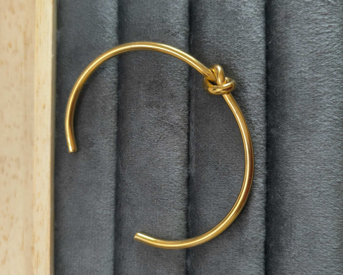 Antitarnish Single Knot Bracelet 18K Gold Plated