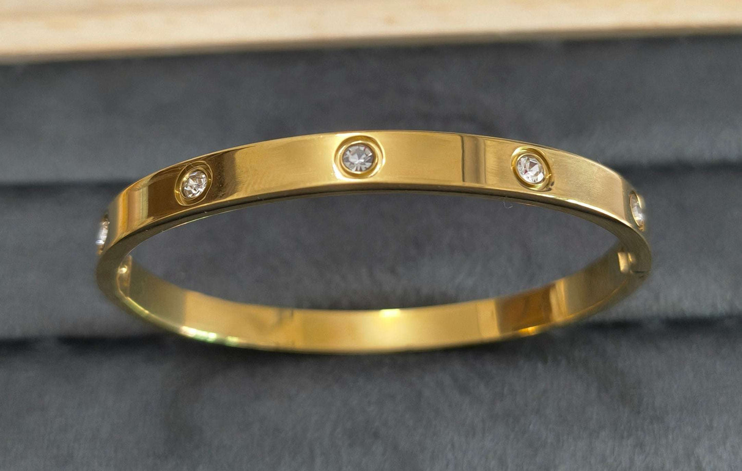 Antitarnish Timeless Love Bracelet Stone Studded