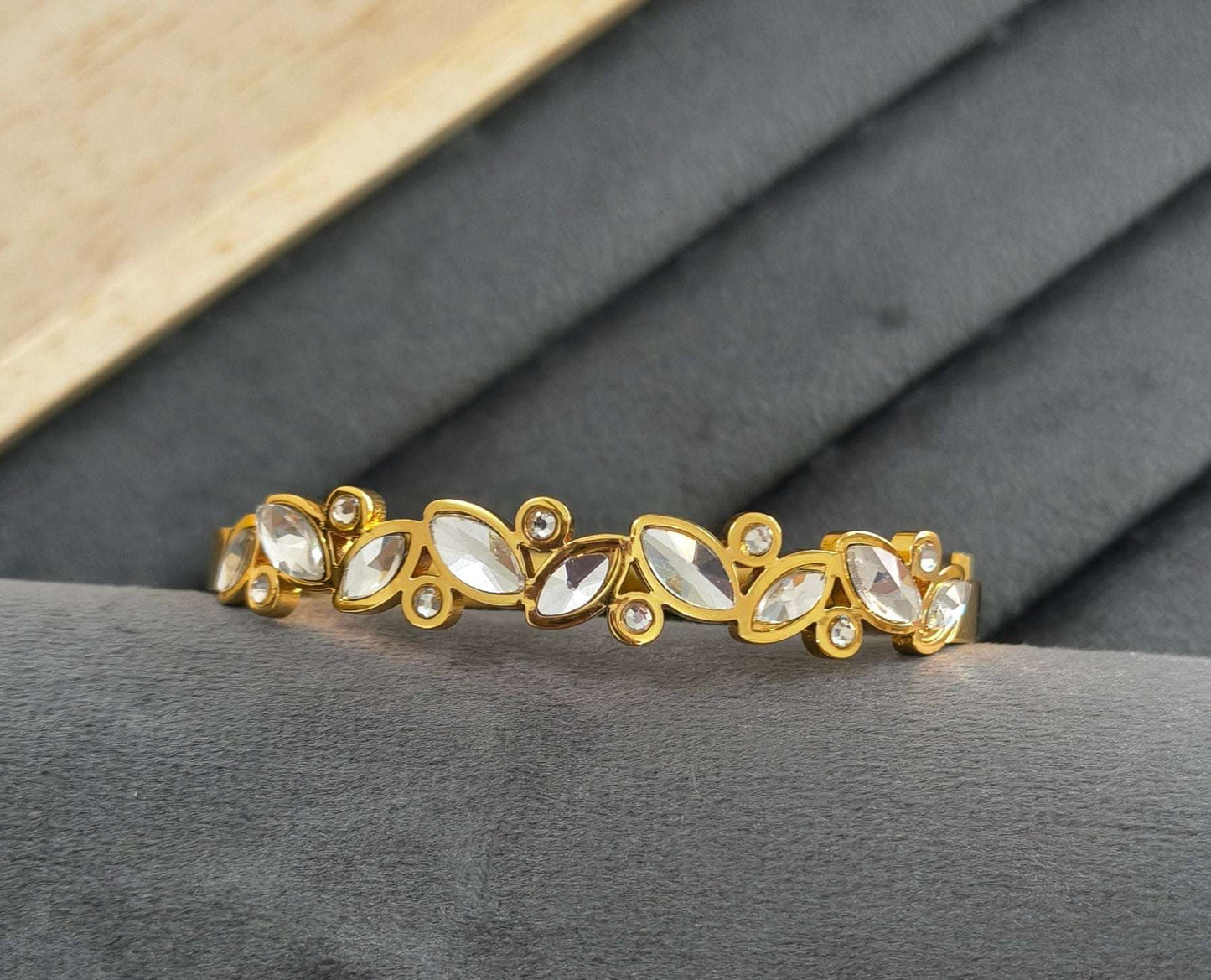 Antitarnish Zircon Stone Studded Bracelet 18K Gold Plated