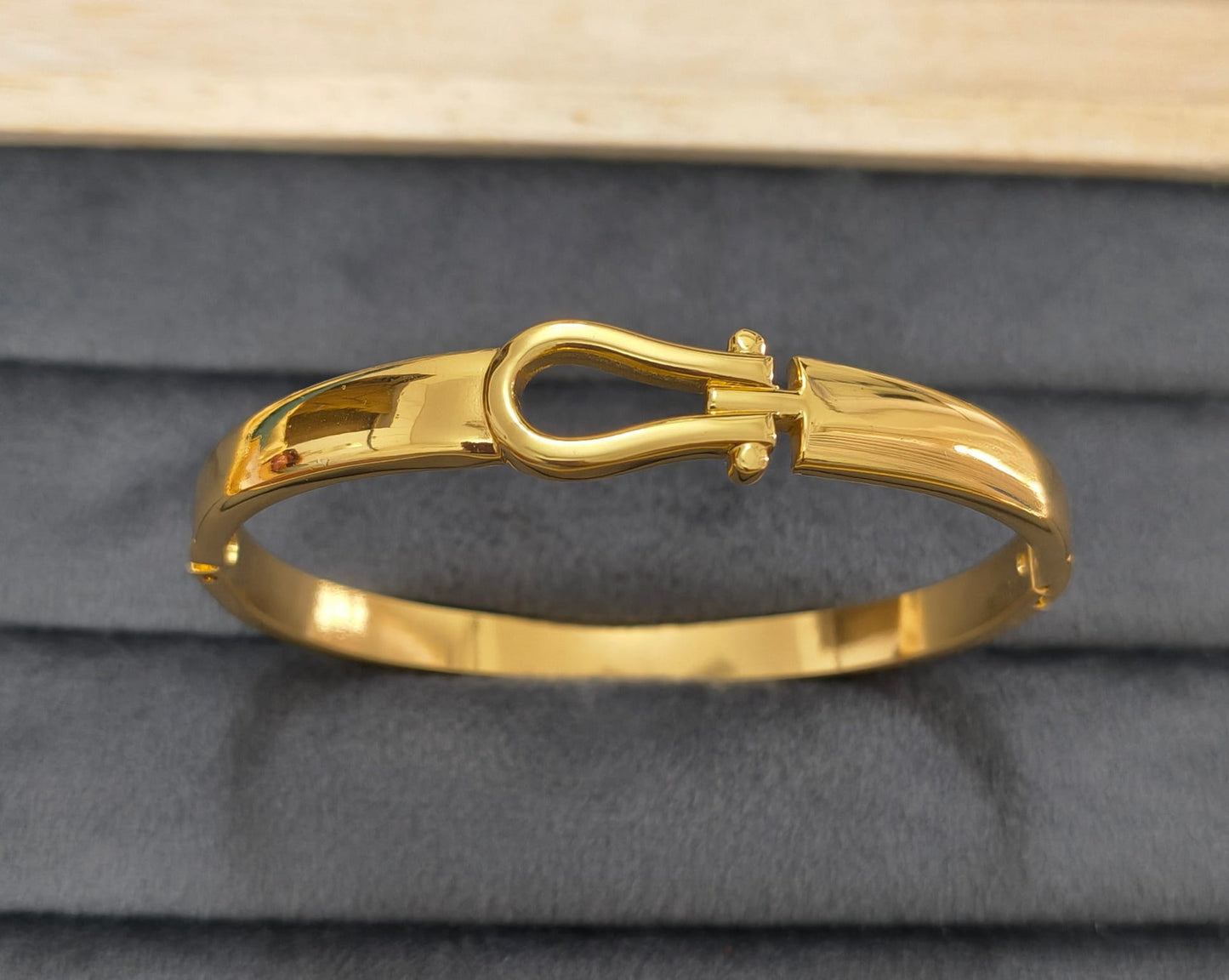 Antitarnish Buckle Clasp Style Bracelet 18K Gold Plated