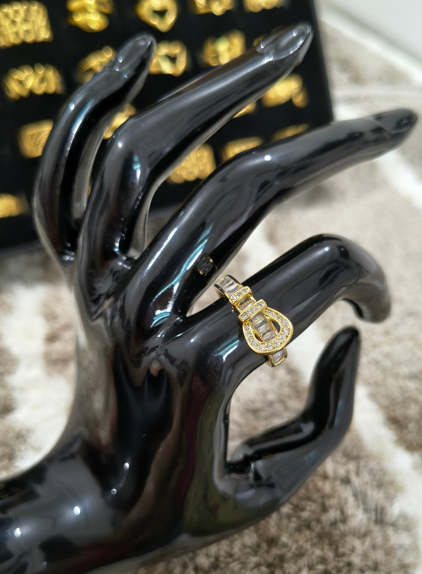 Antitarnish Dazzling Buckle Style Ring 18K Gold Plated