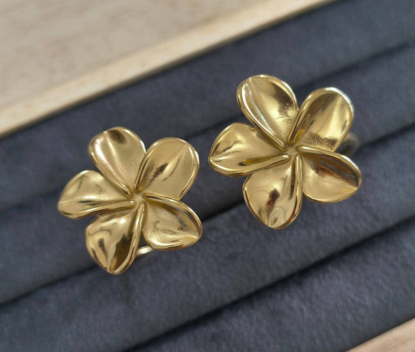 Antitarnish Double Flower Cuff Bracelet Bangle 18K Gold Plated