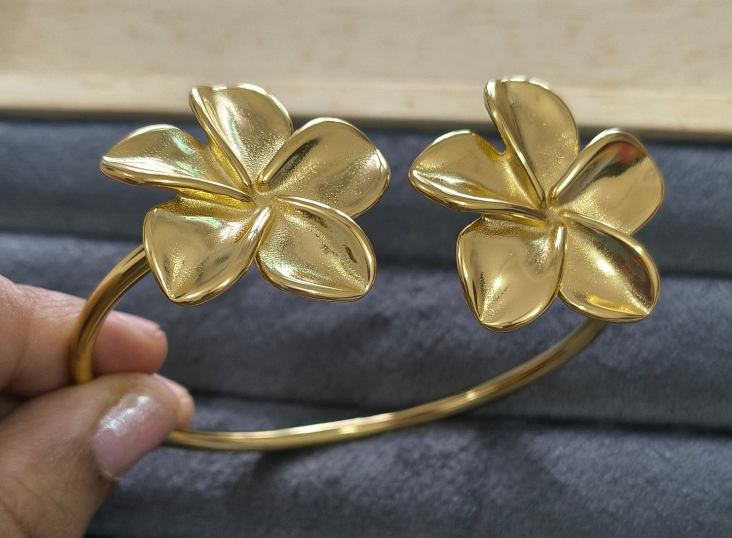 Antitarnish Double Flower Cuff Bracelet Bangle 18K Gold Plated