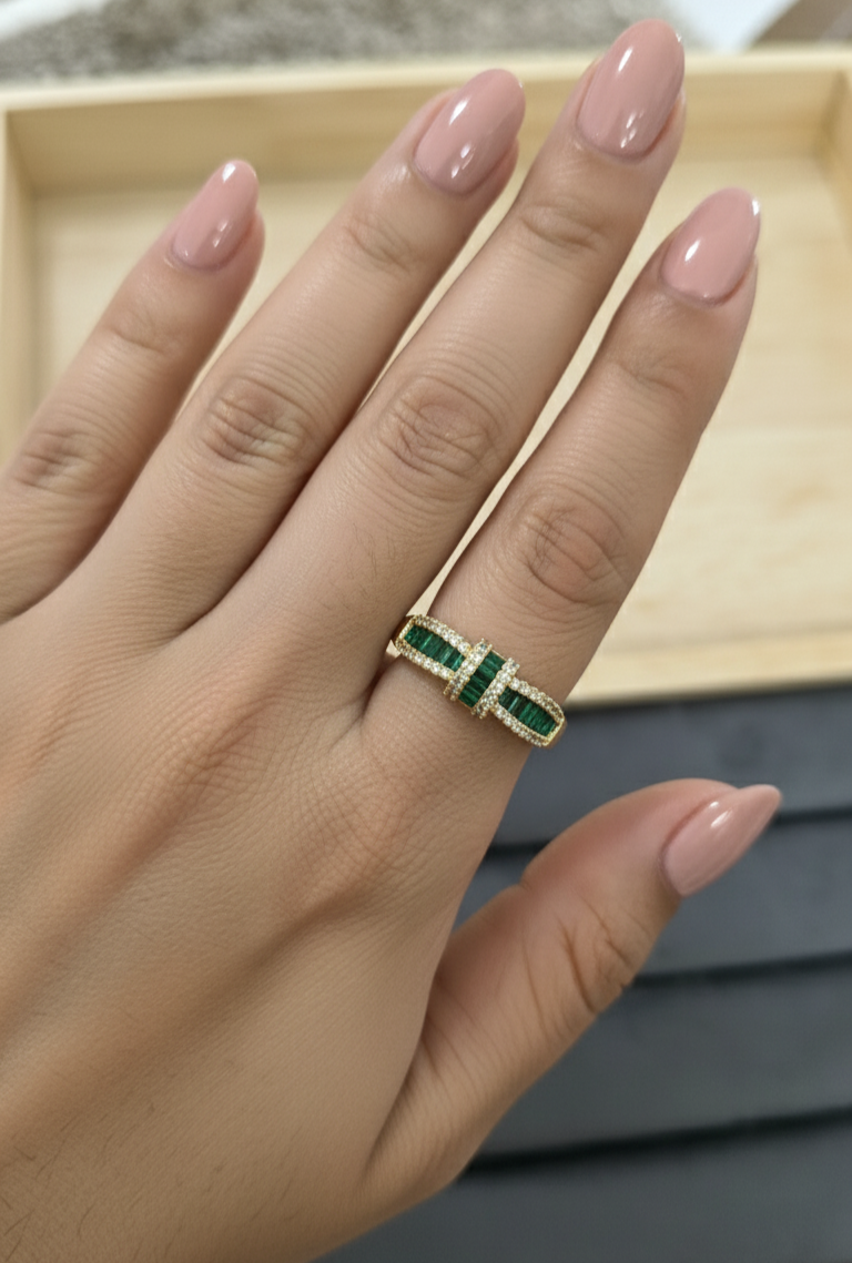 Antitarnish Emerald Green Stone Studded Vintage Ring