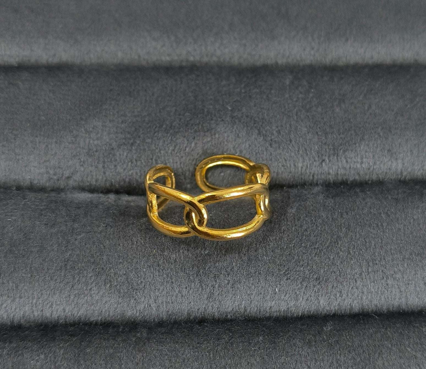 Antitarnish Golden Bold Link Ring 18K Gold Plated