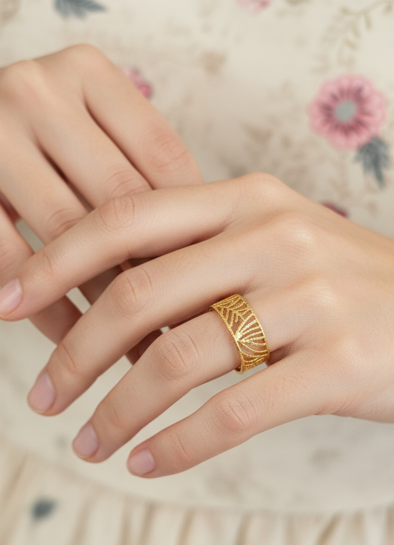 Antitarnish Golden Threaded Leaves Ring 18K Gold Plated