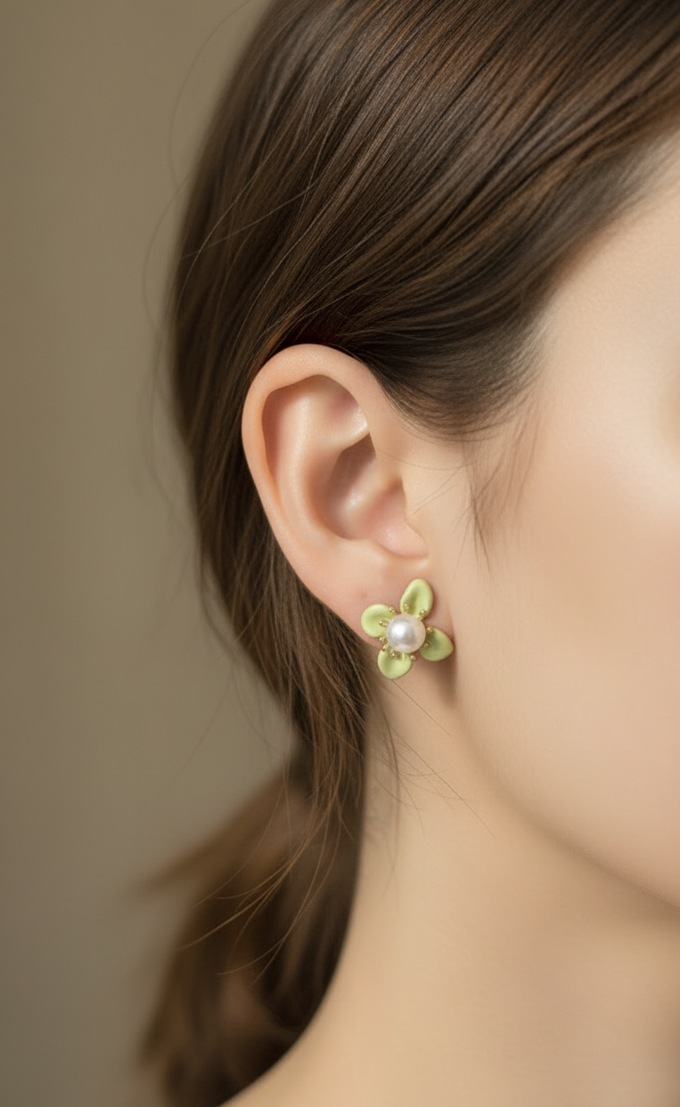 Antitarnish Green Pearl Flower Stud Earrings