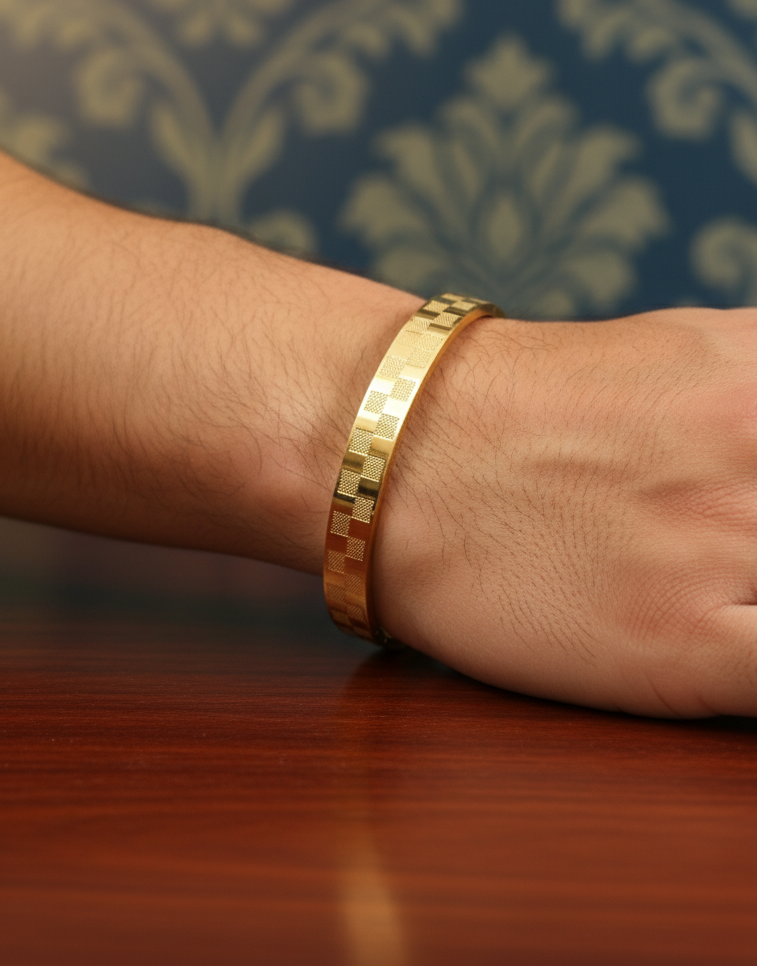 Antitarnish Men's Bracelet 18K Gold Plated Checks Pattern