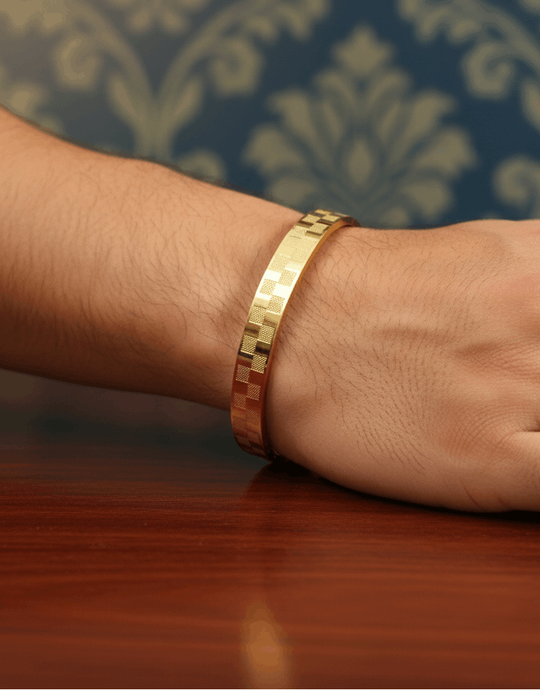 Antitarnish Men's Bracelet 18K Gold Plated Checks Pattern