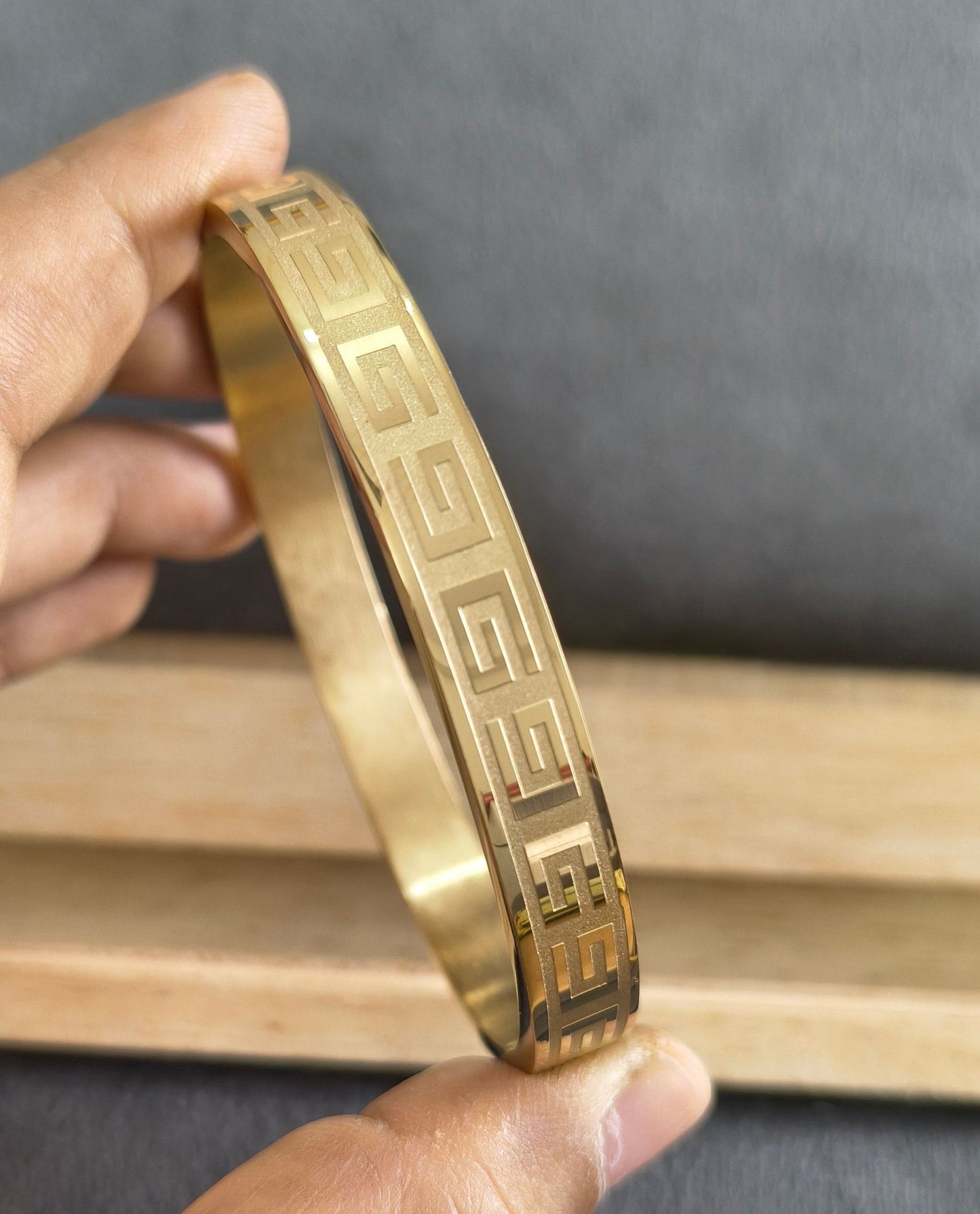 Antitarnish Men's Bracelet 18K Gold Plated G Pattern