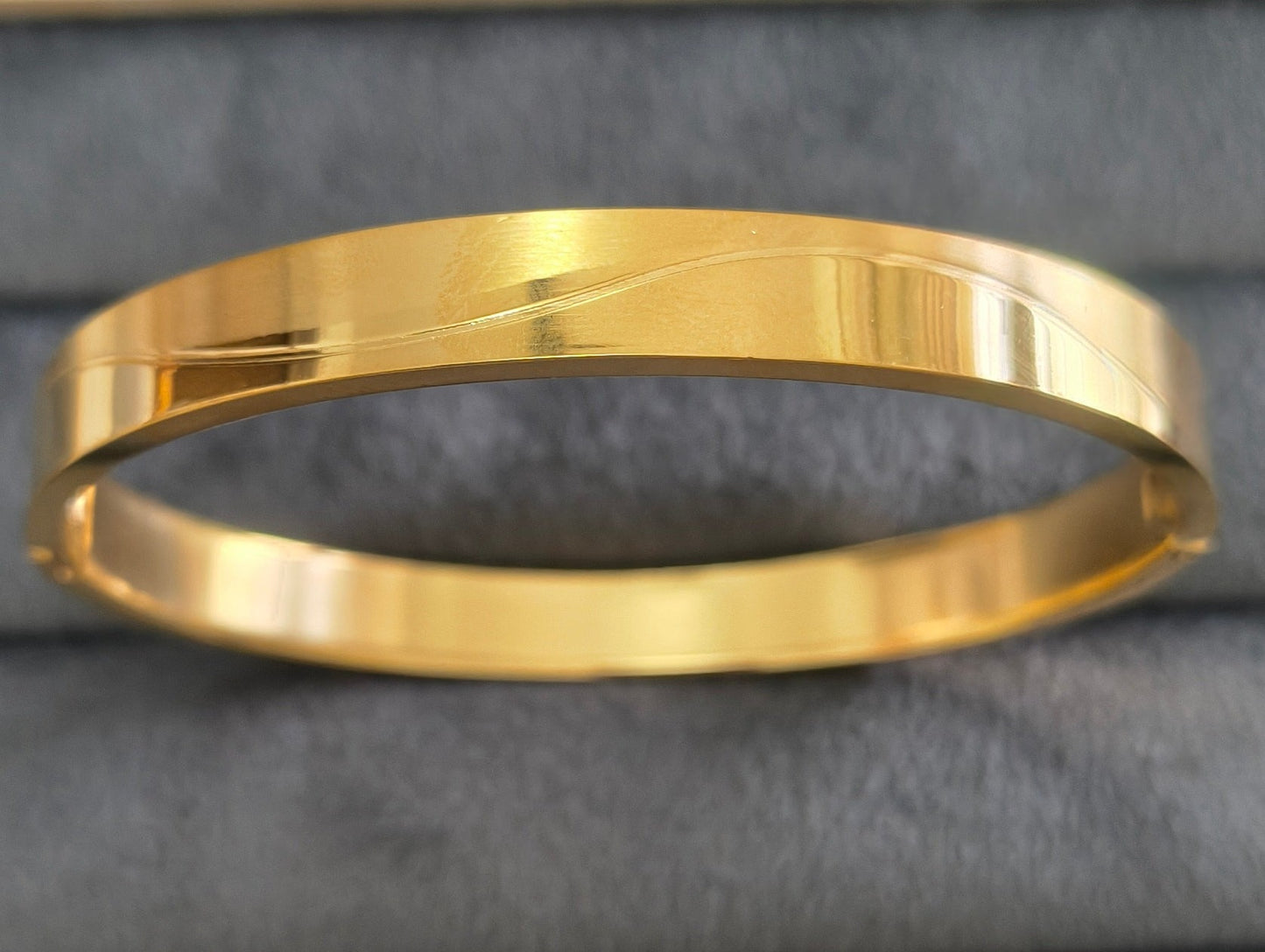 Antitarnish Men's Bracelet 18K Gold Plated Wavy Pattern