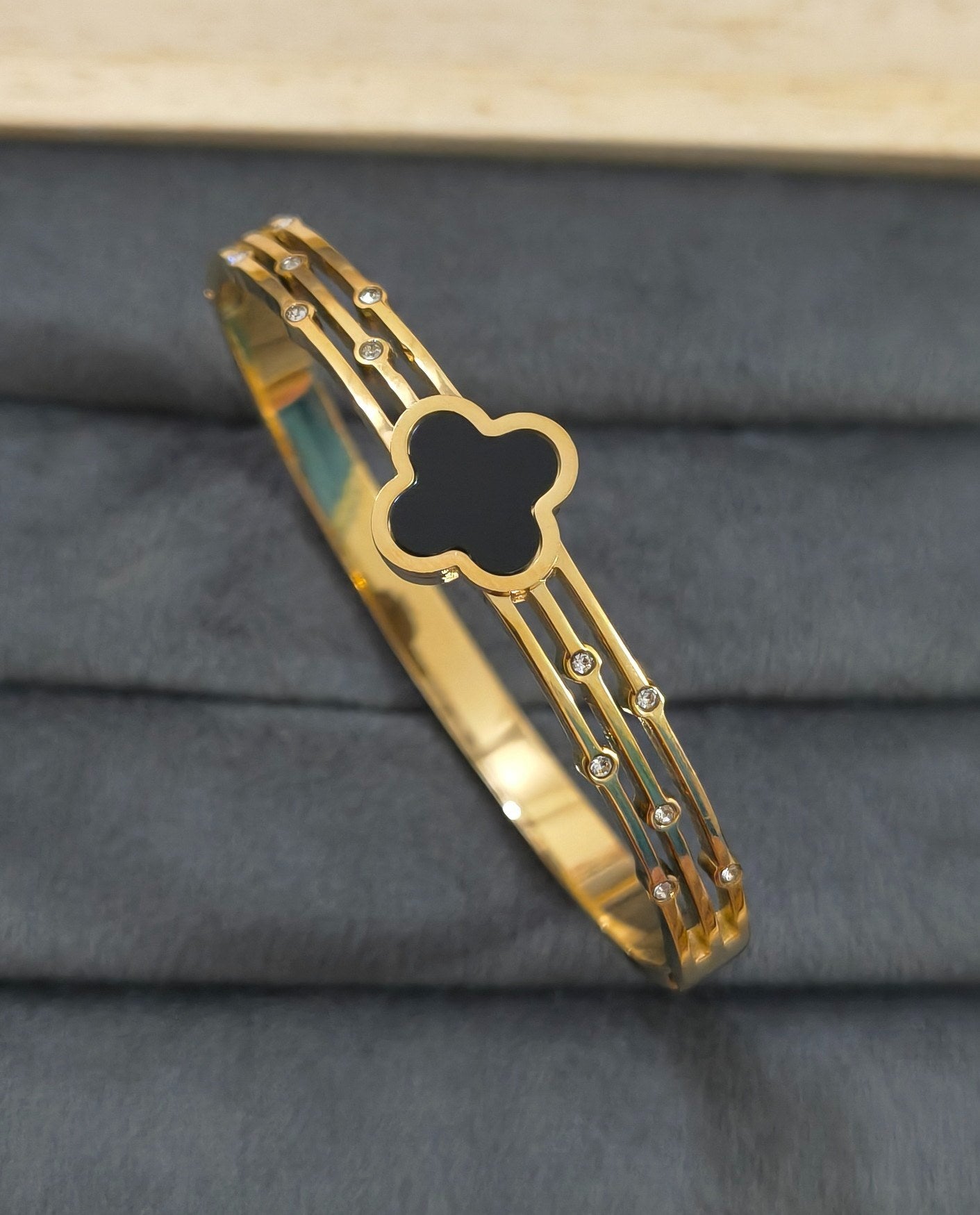 Antitarnish Premium Black Clover Bracelet 18K Gold Plated