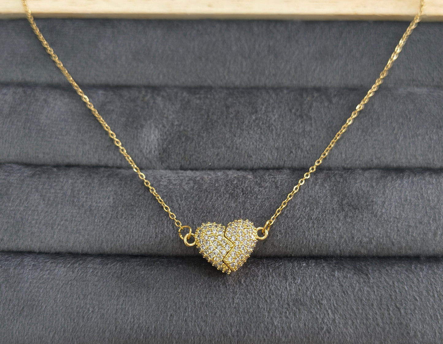 Antitarnish Shining Magnetic Heart Necklace 18K Gold Plated