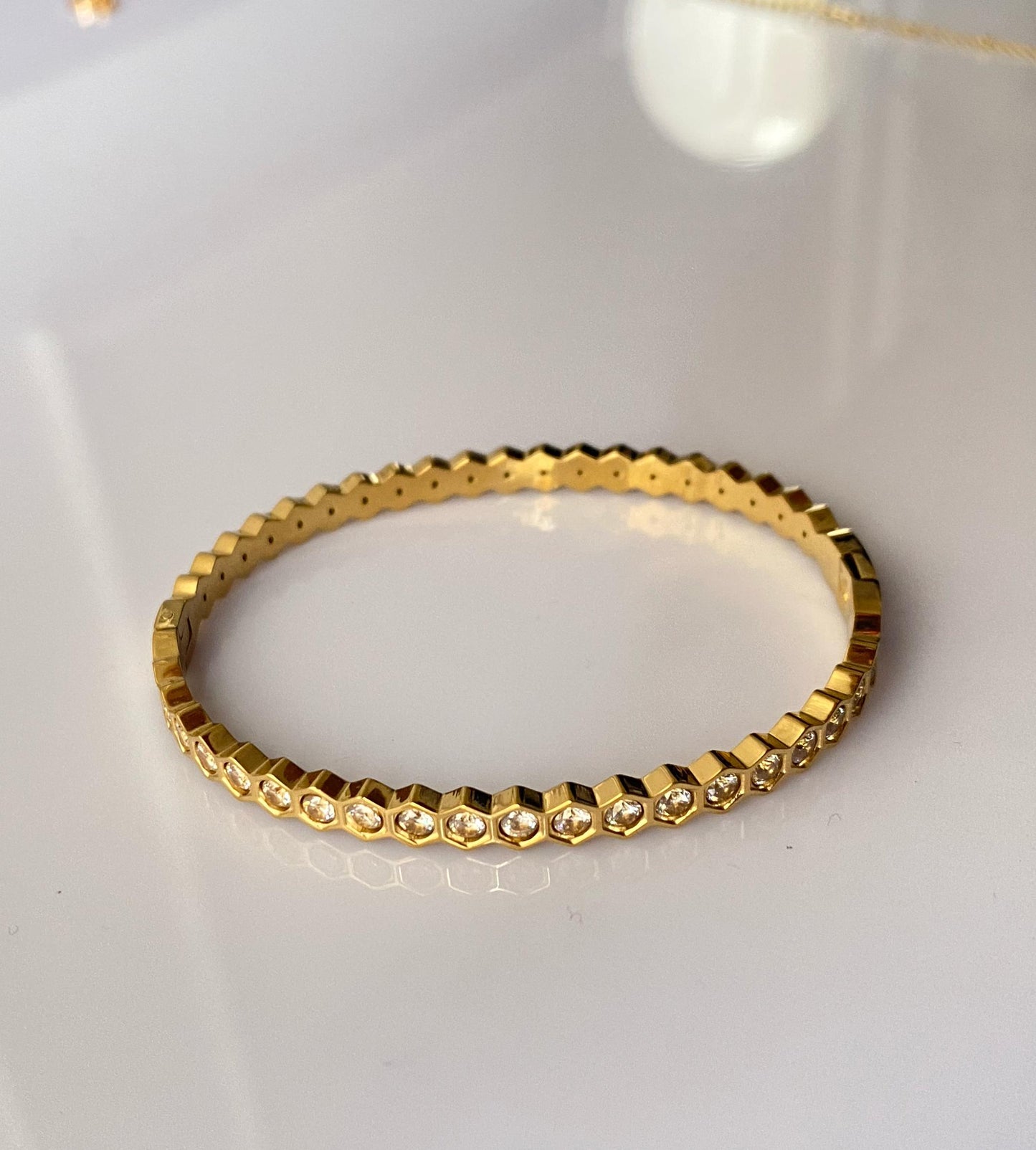 Antitarnish Stone Studded Honeycomb Bracelet 18K Gold Plated