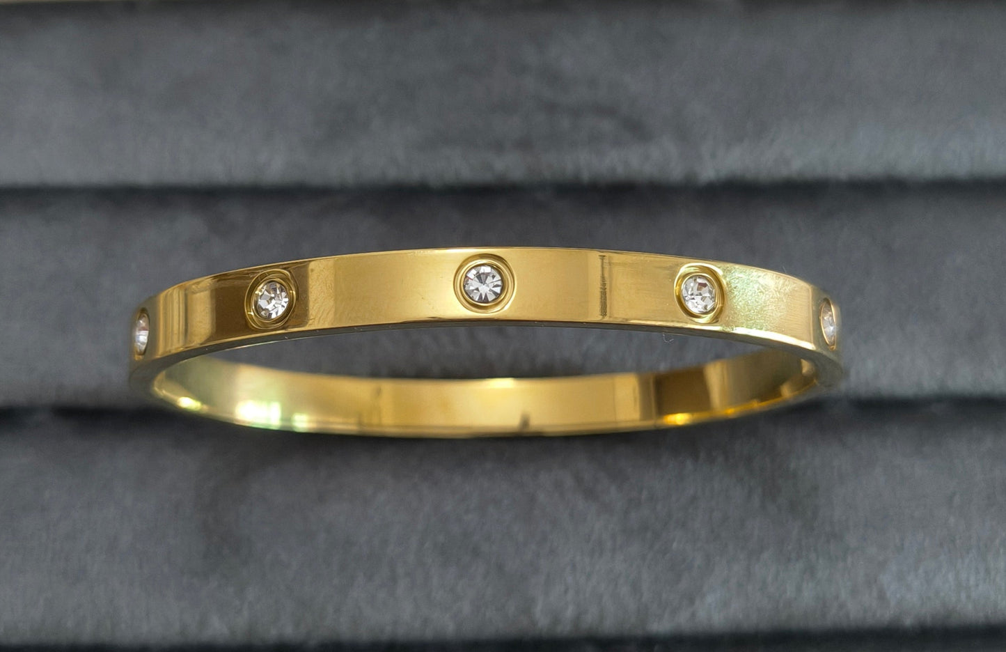 Antitarnish Timeless Love Bracelet Stone Studded