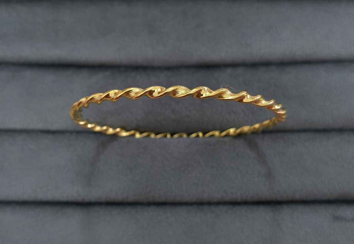 Antitarnish Unisex Twisted Design Kada Bangle 18K Gold Plated