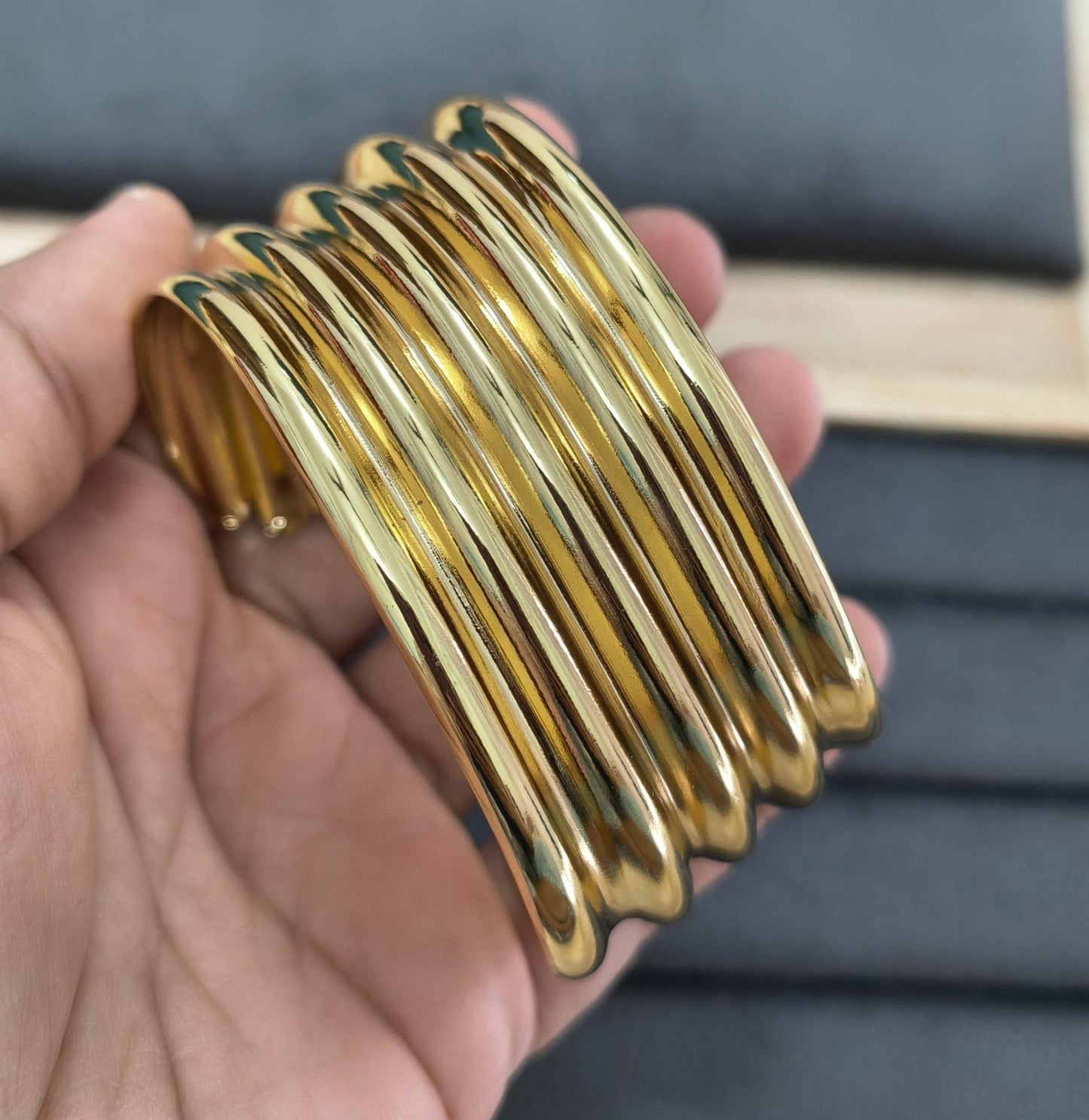 Antitarnish Wavy Open Cuff Bracelet 18K Gold Plated