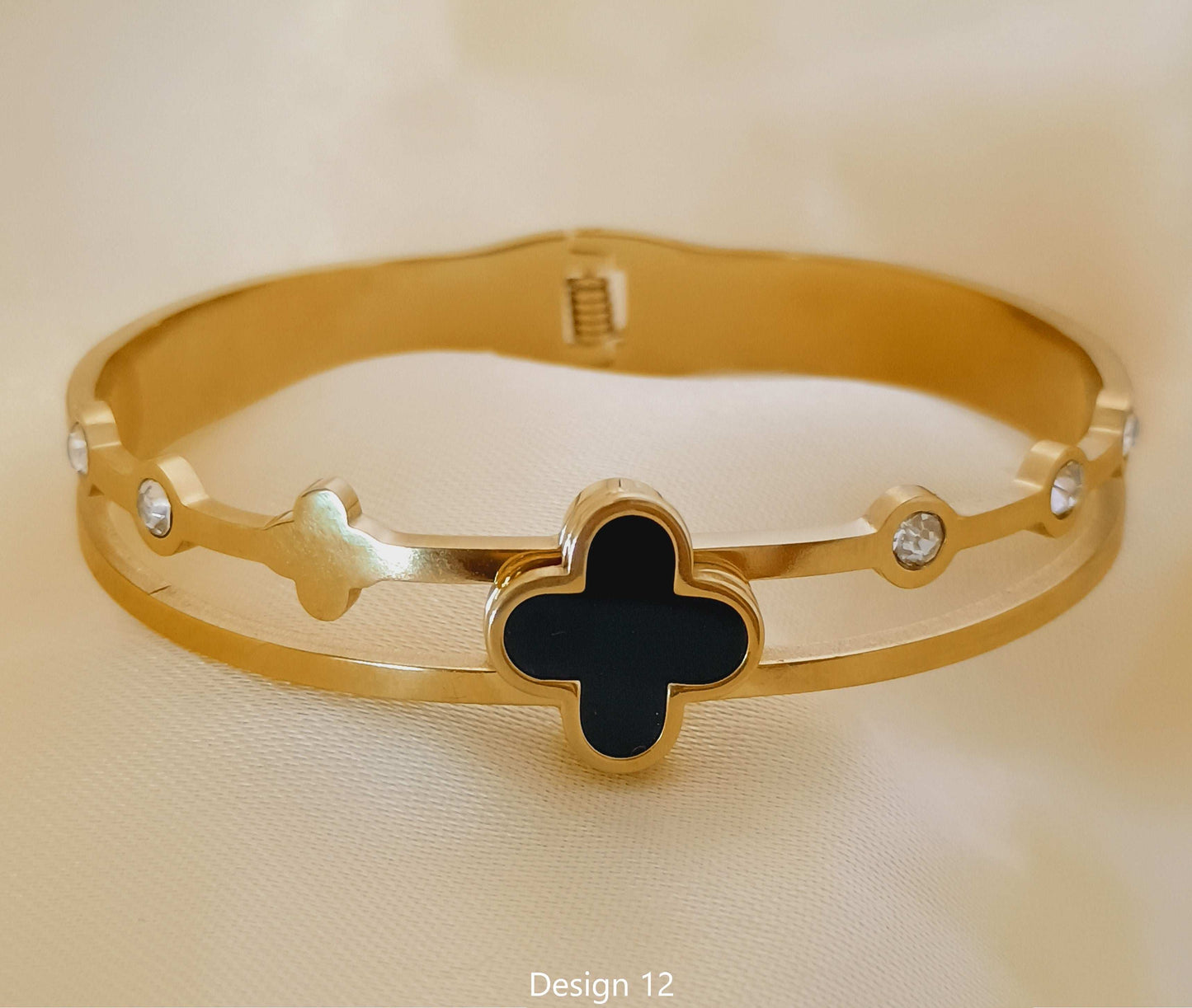 Anti tarnish Classic Black Clover and Stone Studded Bracelet 18k gold PVD plated - Urban Era Jewel