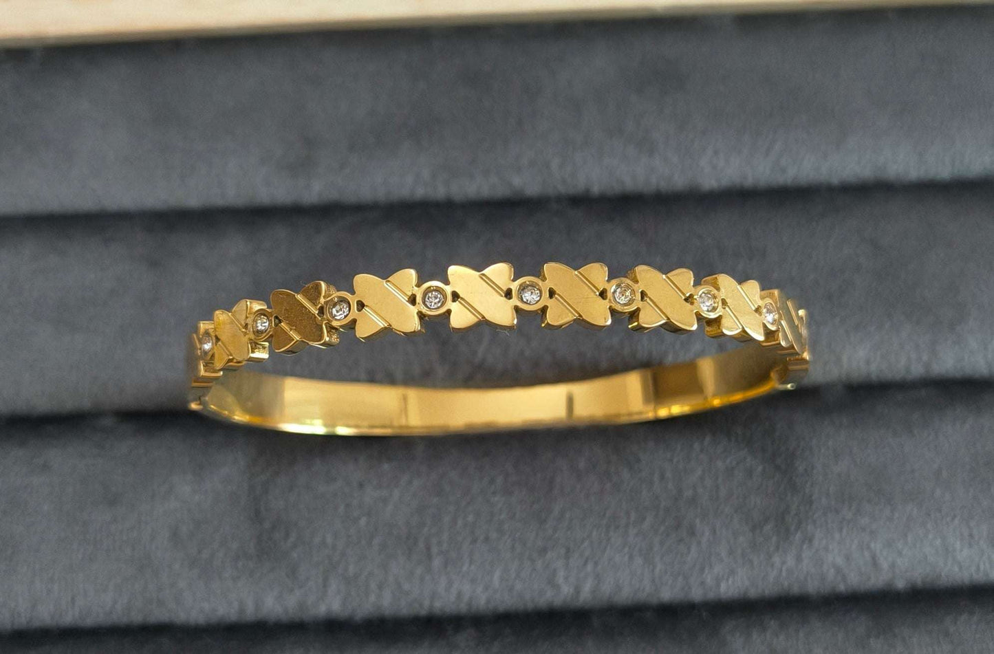 Dazzling Charm Bracelet Bangle 18K Gold Plated