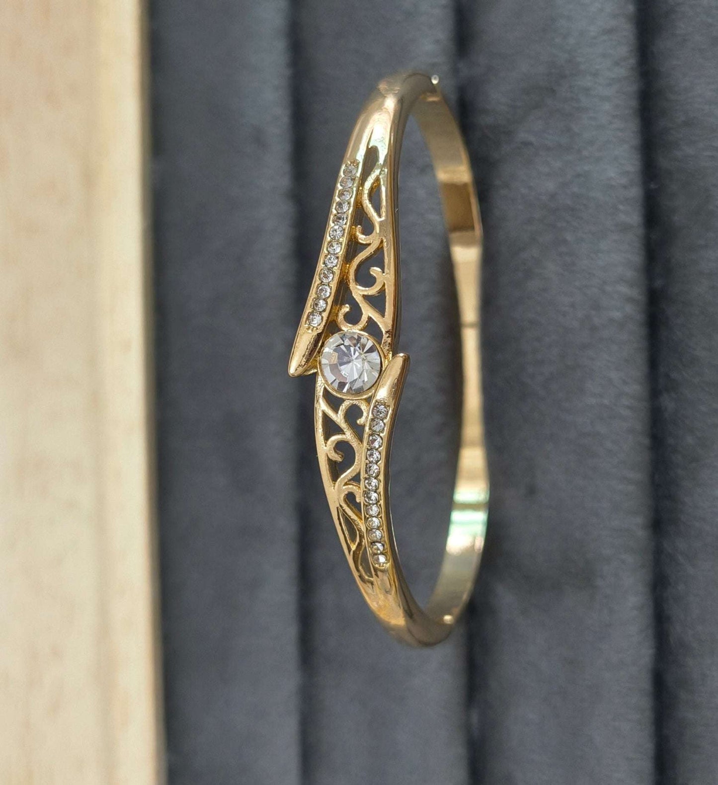Dazzling Stone Bracelet Bangle 18K Gold Plated