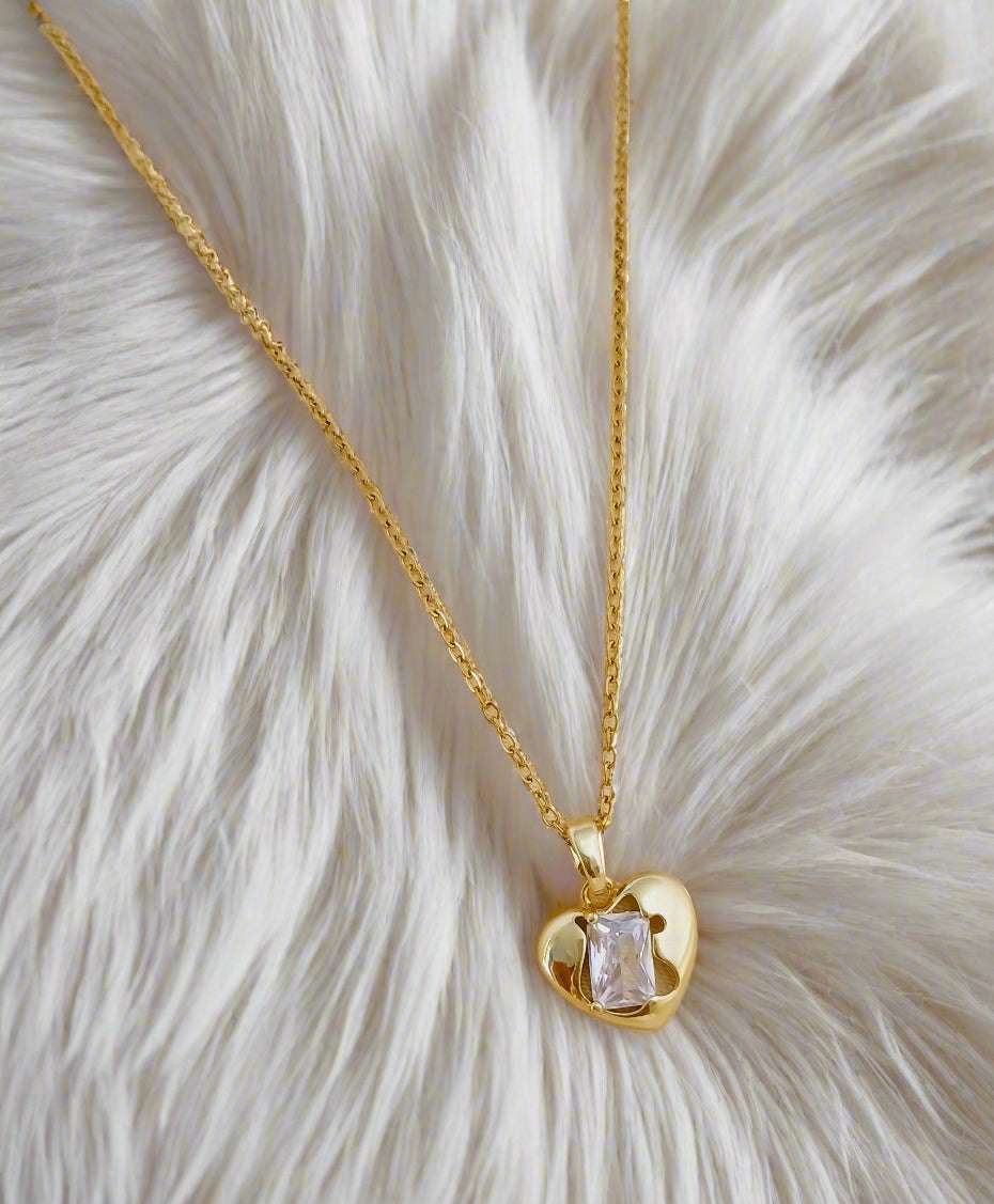 Diamond Studded Heart Pendant Necklace 18K Gold Plated