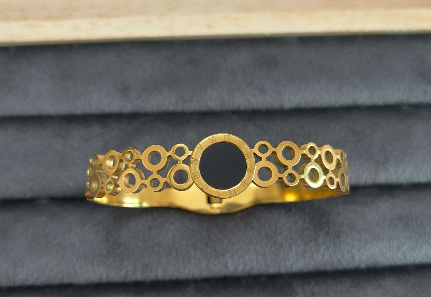 Hollow Circle and Roman Numeric Dial 18K Gold Plated Bracelet