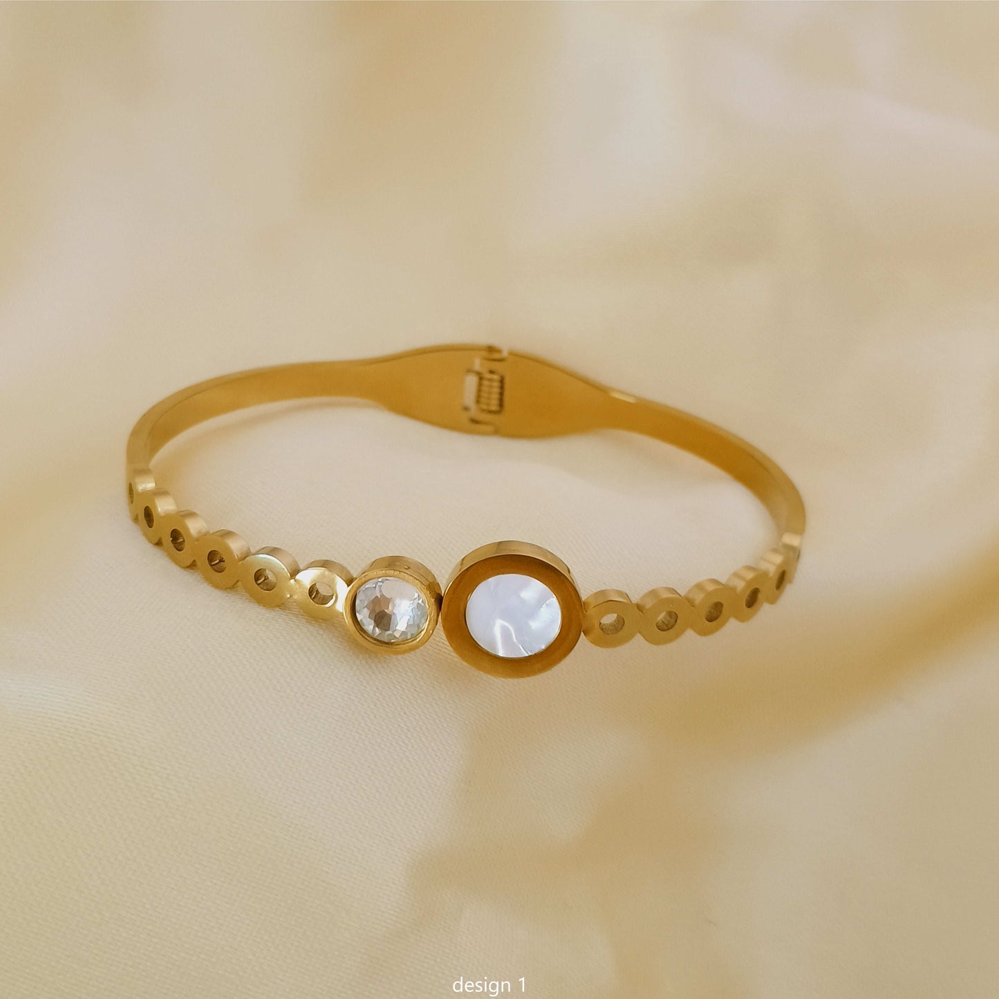 Anti tarnish Hollow Circles and Stone Studded Bracelete 18k gold PVD plated - Urban Era Jewel