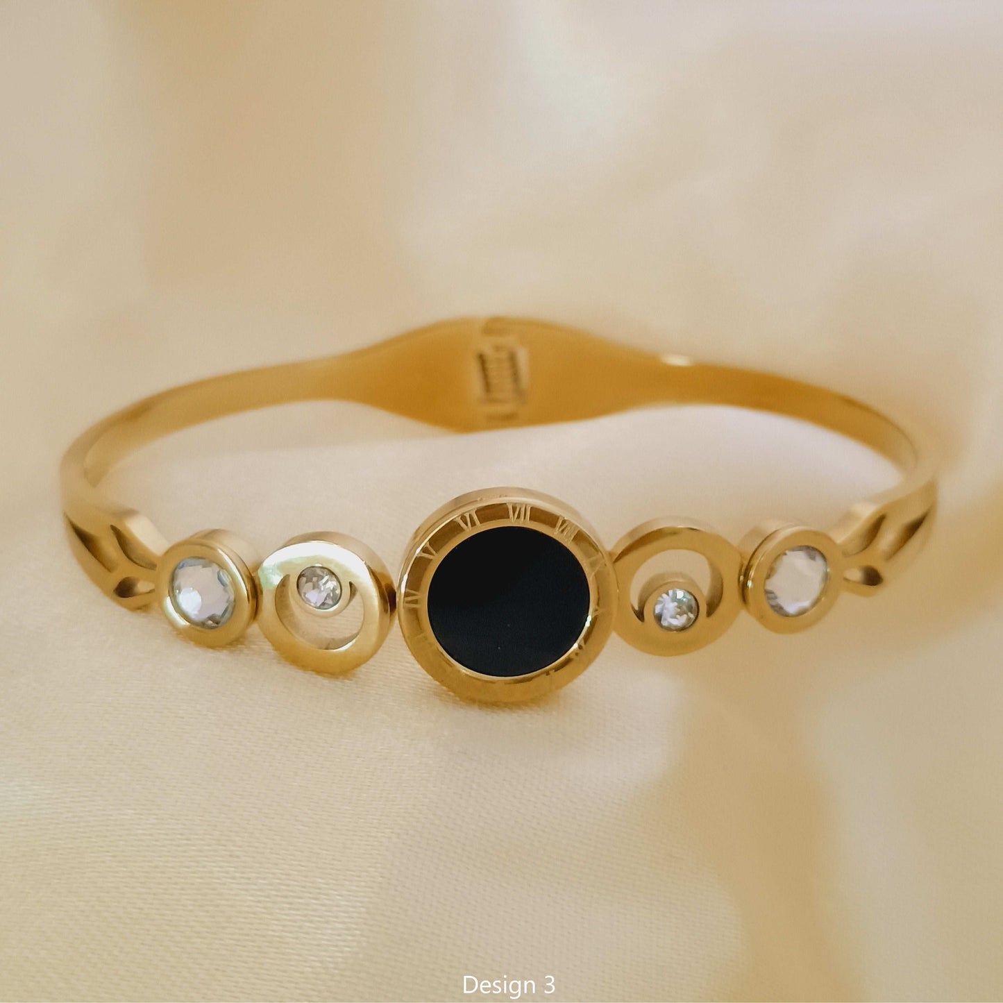 Anti tarnish Roman Numeral and Stone Studded Hollow Circle Bracelet 18k gold PVD plated - Urban Era Jewel
