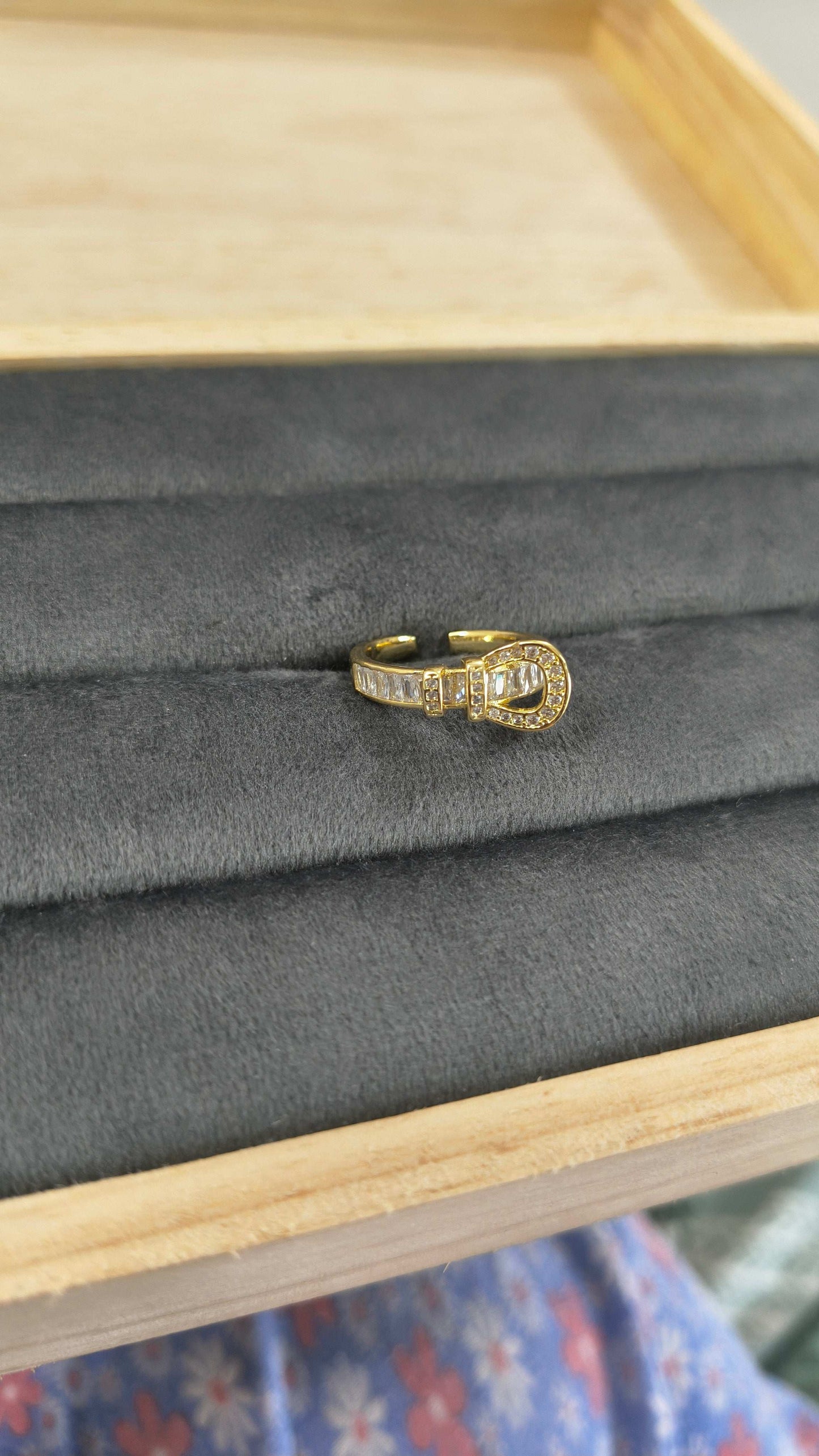 Antitarnish Dazzling Buckle Style Ring 18K Gold Plated
