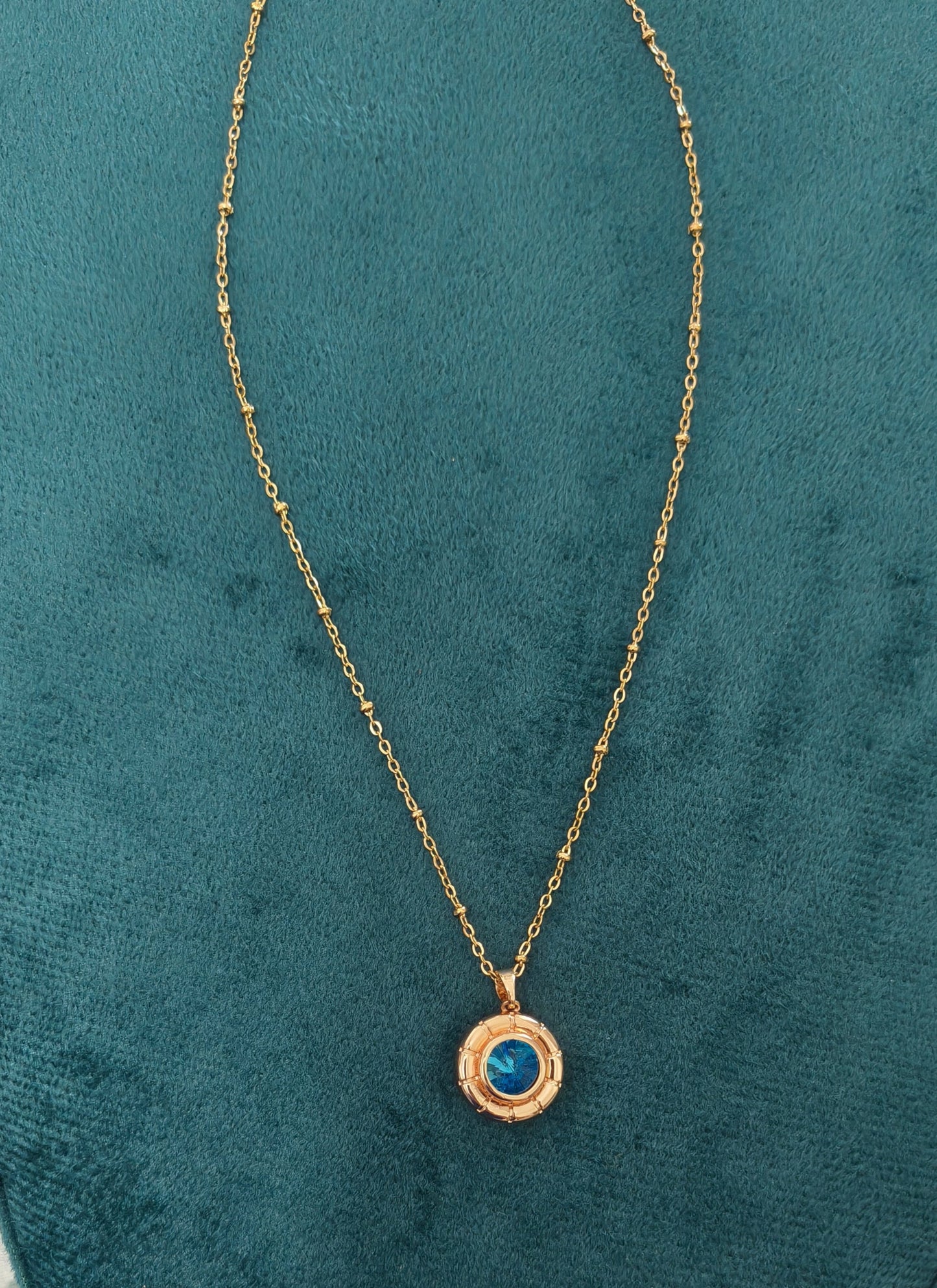 Anti Tarnish Seven Stone Changeable Round Pendant Necklace