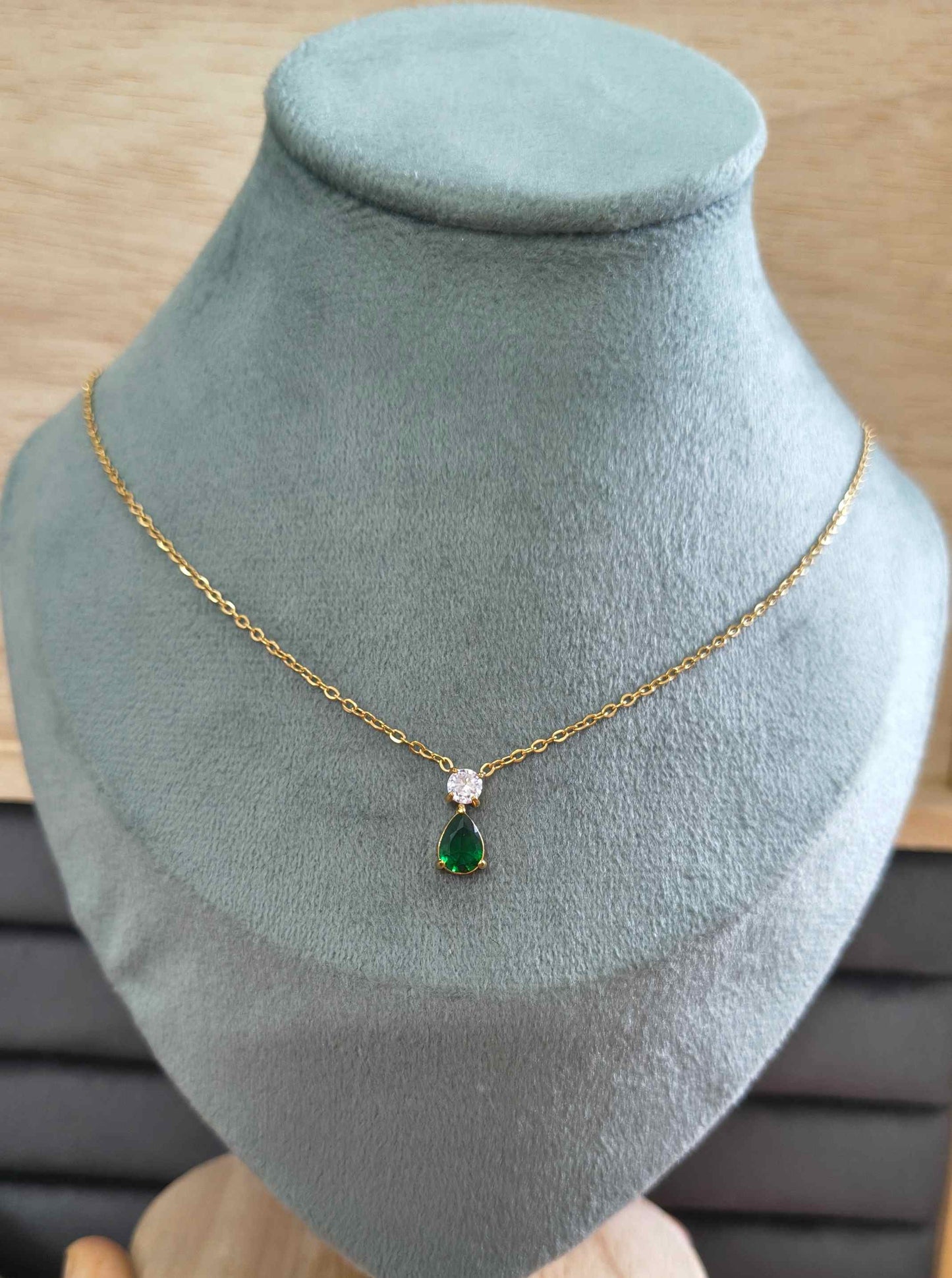 Anti Tarnish Necklace Shiny Emerald Pendant 18K Gold Plated