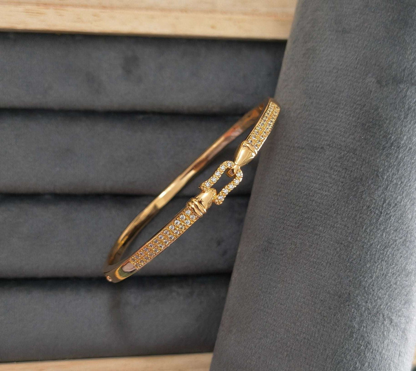 Rosegold Flip Lock Shape Bracelet Bangle Gold Plated