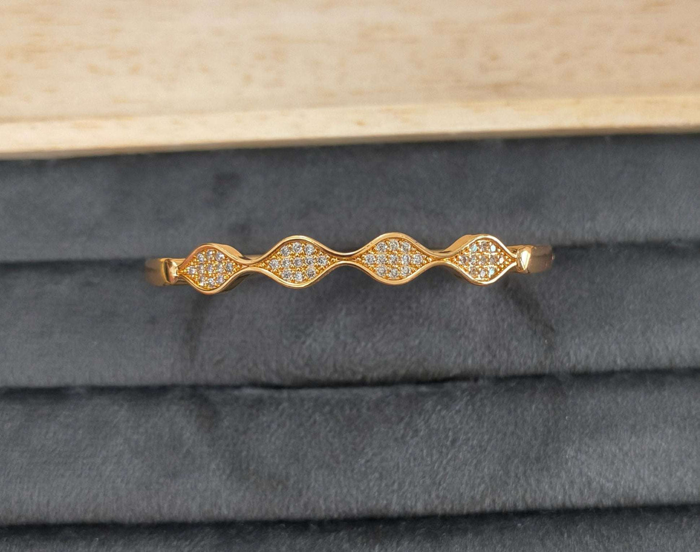 Rosegold Wavy Shape Bracelet Bangle Gold Plated