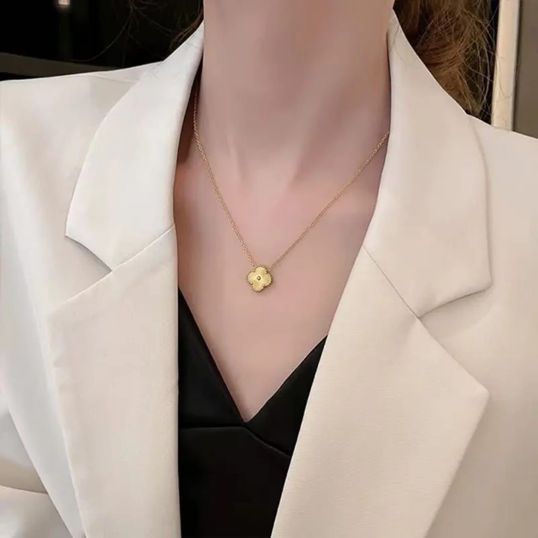 Shining Golden Clover Pendant Chain Necklace 18K Gold Plated
