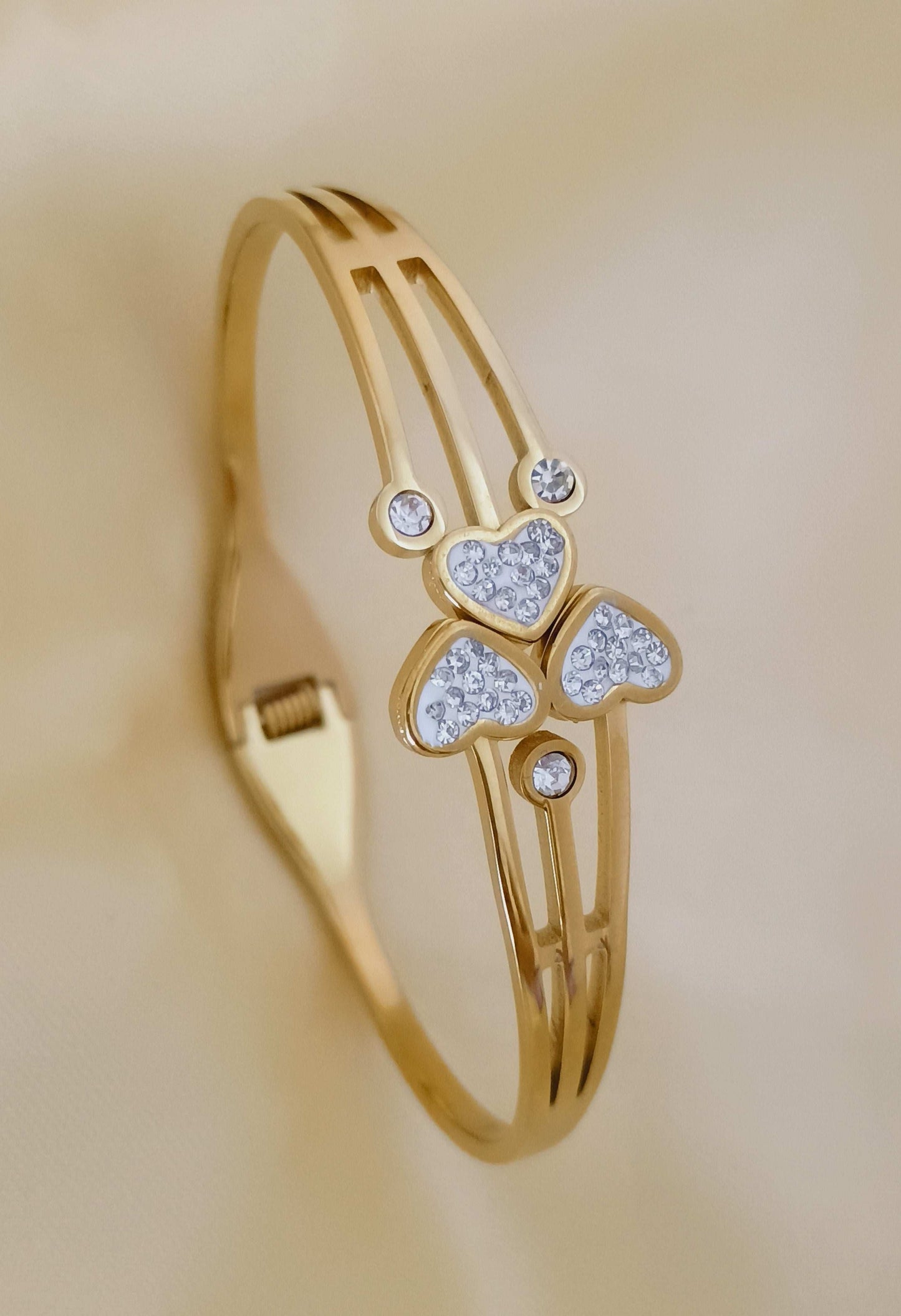 Anti tarnish Premium Stone Studded Hearts Bracelet 18k gold PVD plated - Urban Era Jewel