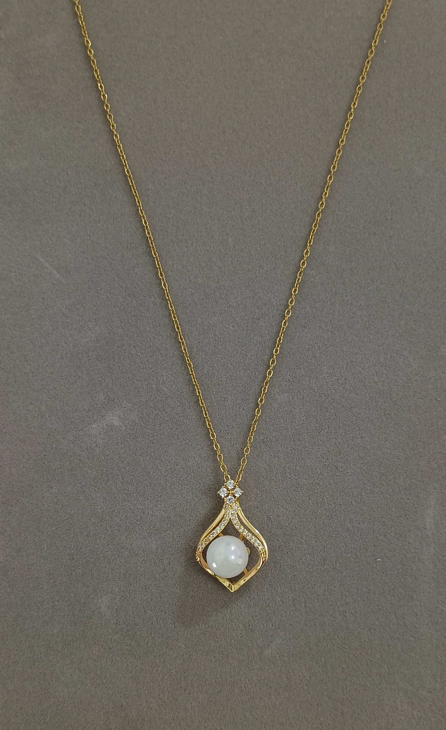 Stone Studded Fresh Water Pearl Necklace 18K Gold Plated