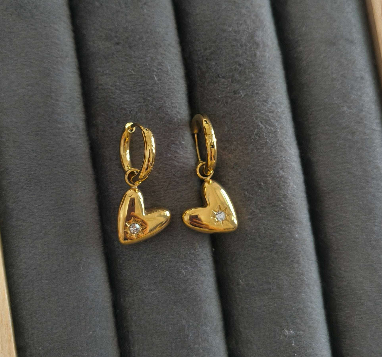 Stylish Heart Dangler Earrings 18K Gold Plated