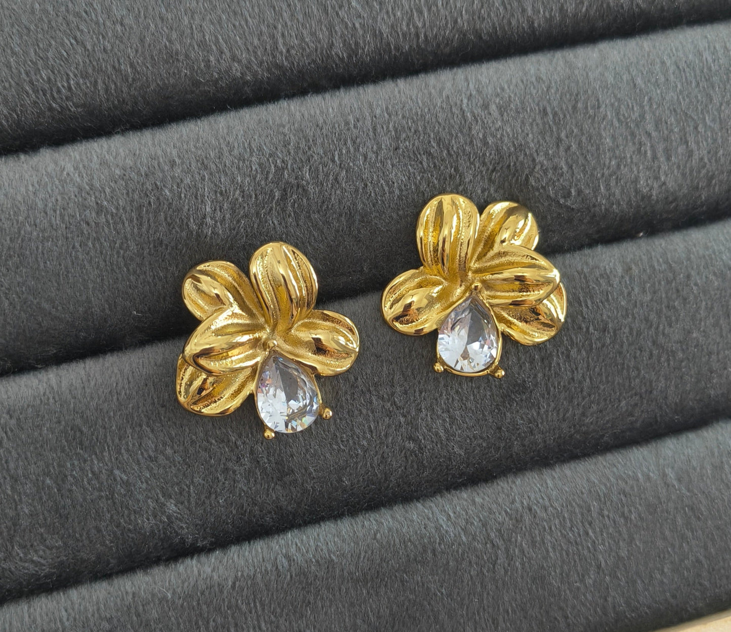 Vintage Big Flower & Diamond Stud Earrings 18K Gold Plated